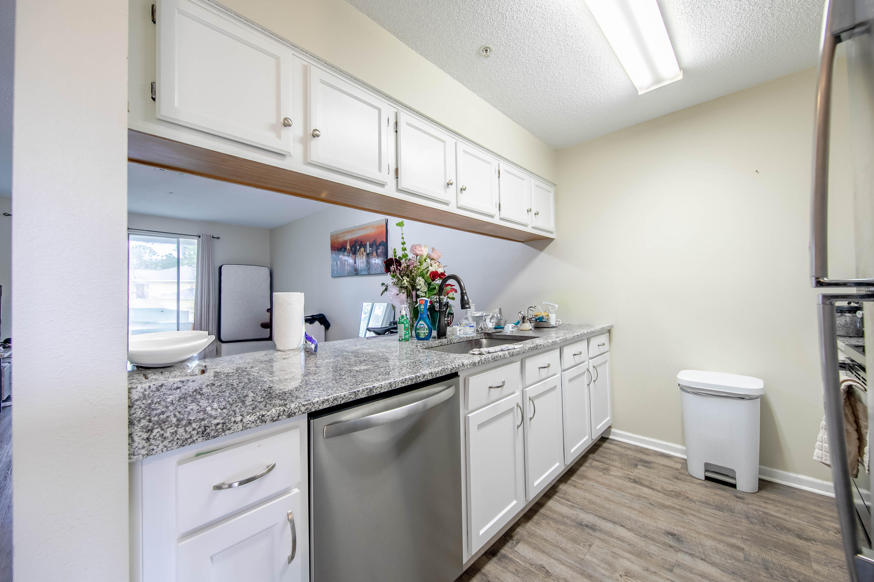 Priced to SELL !!!! This 3rd floor unit has been remodeled with new flooring, kitchen countertops. paint and appliances !!! Great for a investor because unit comes with a great tenant !!!The lease expires July 1,2026.
