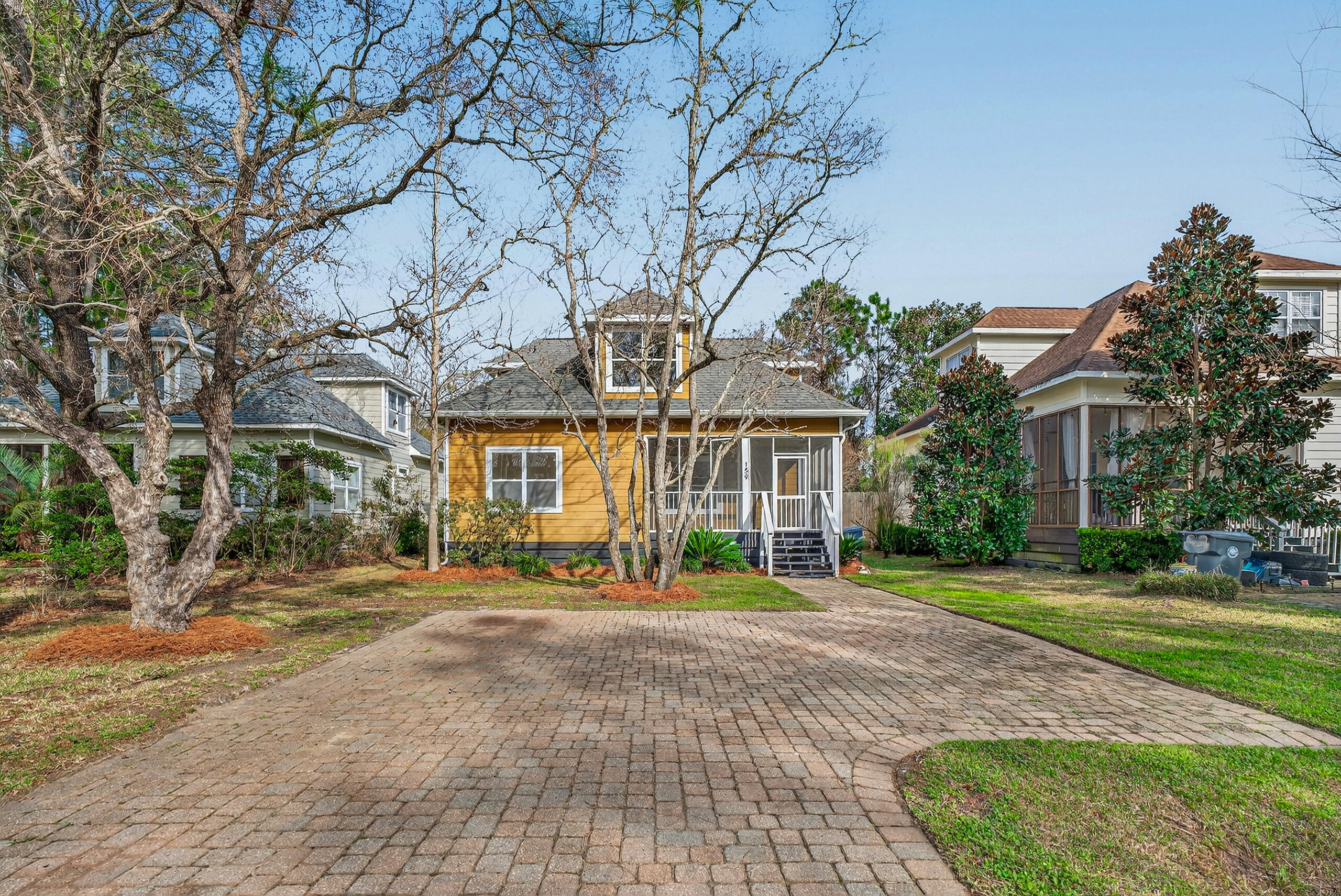 TOWN OF SANTA ROSA - Residential