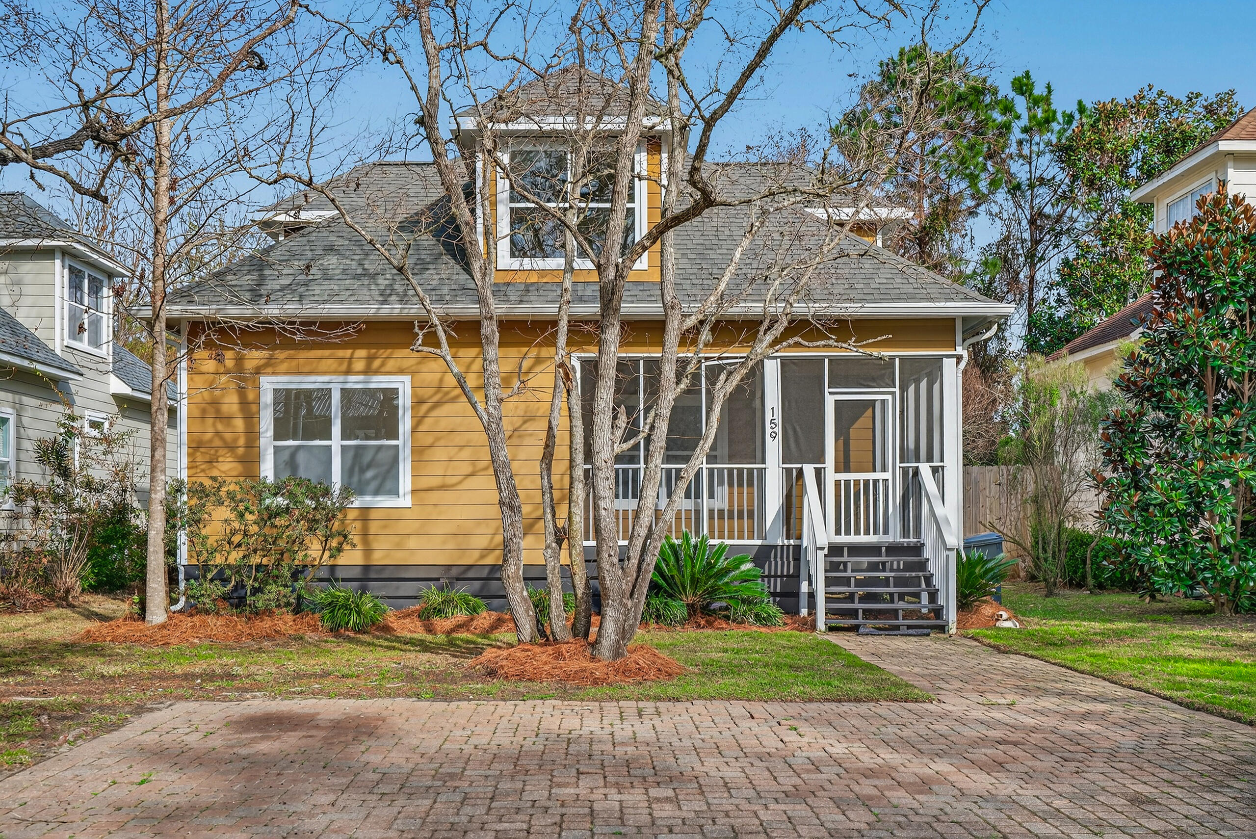 TOWN OF SANTA ROSA - Residential
