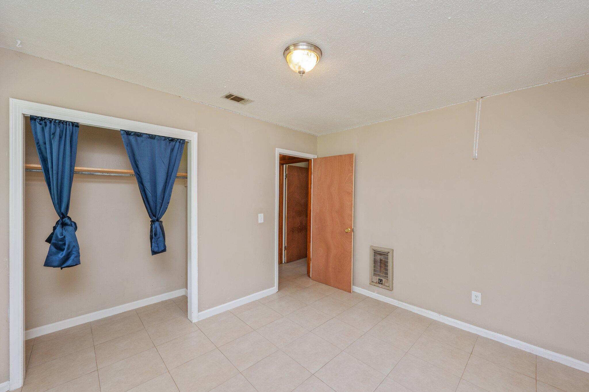 METES & BOUNDS - Residential Lease