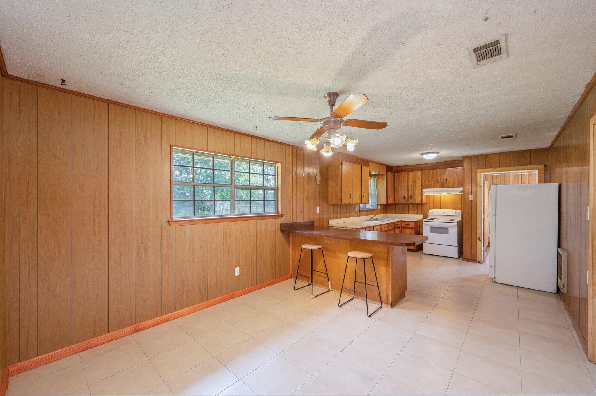 METES & BOUNDS - Residential Lease