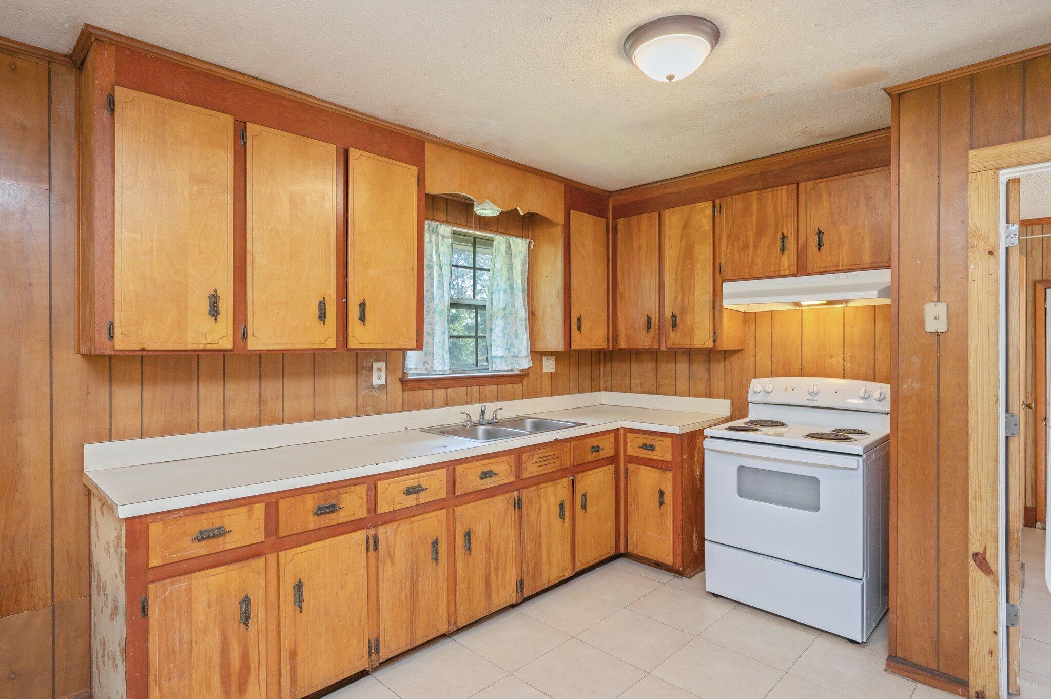METES & BOUNDS - Residential Lease