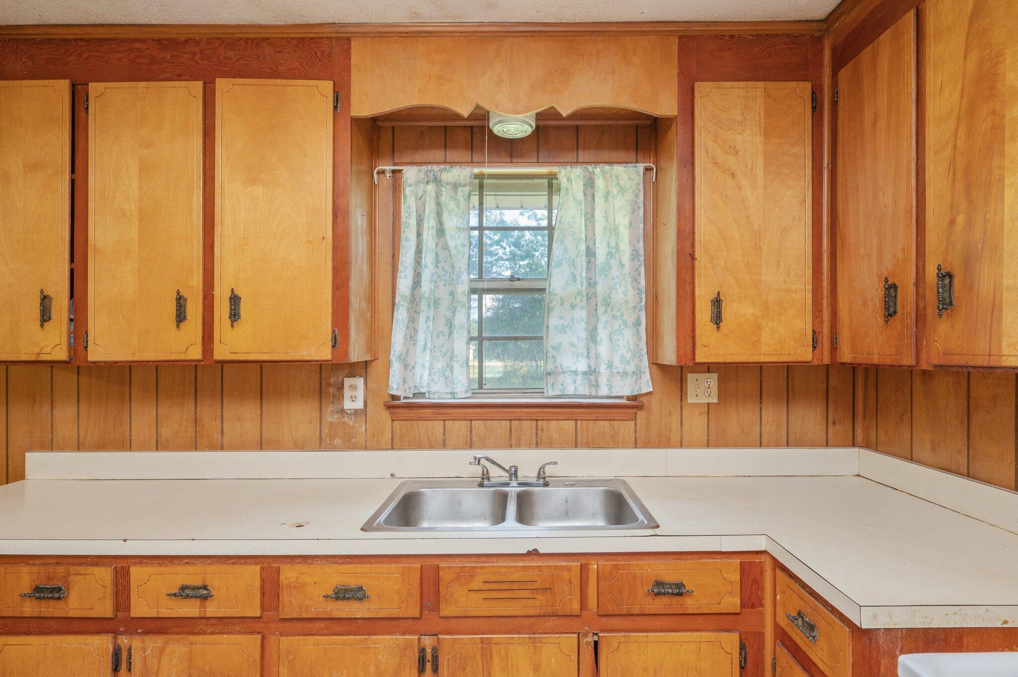 METES & BOUNDS - Residential Lease