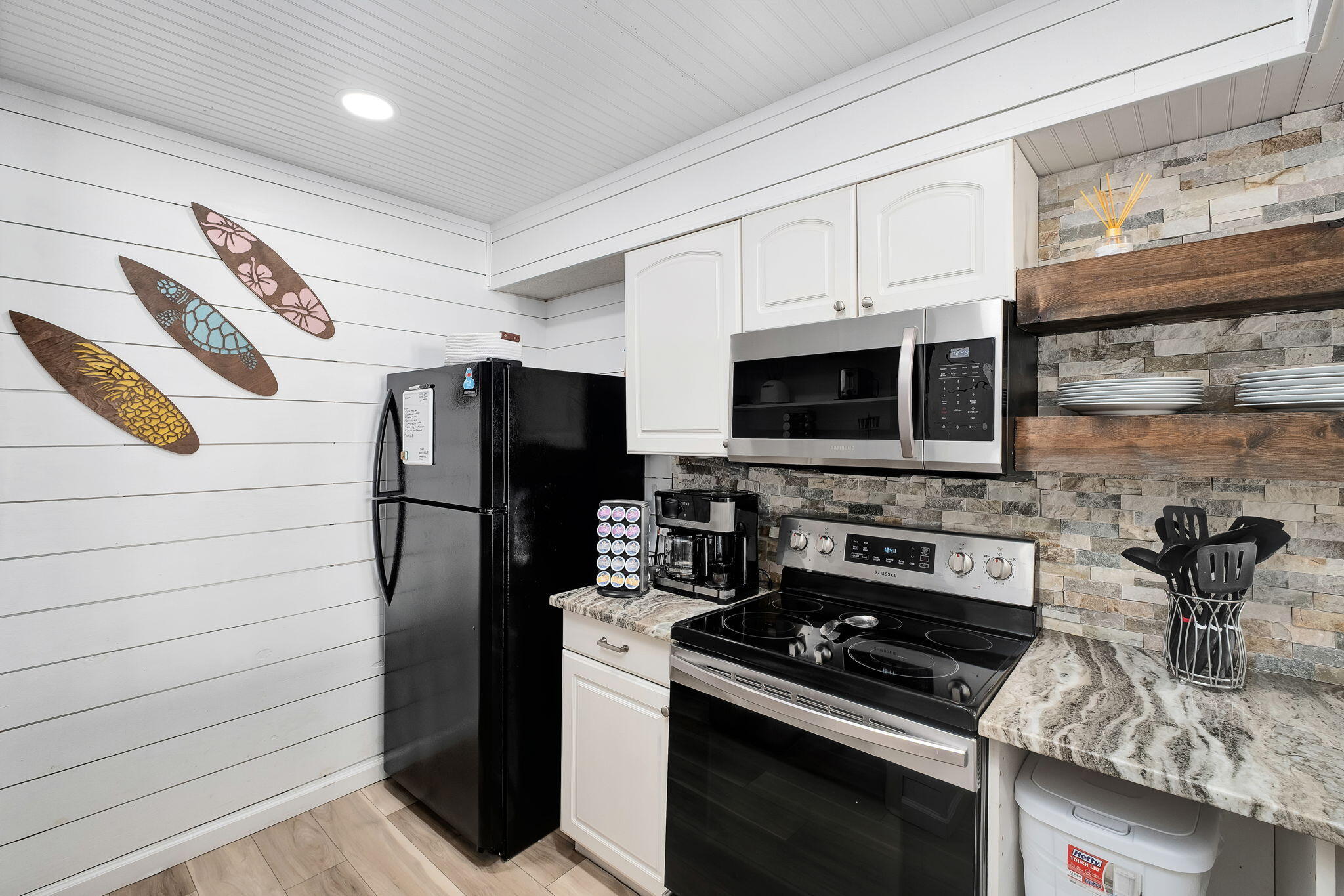 ISLANDWOOD CONDO - Residential