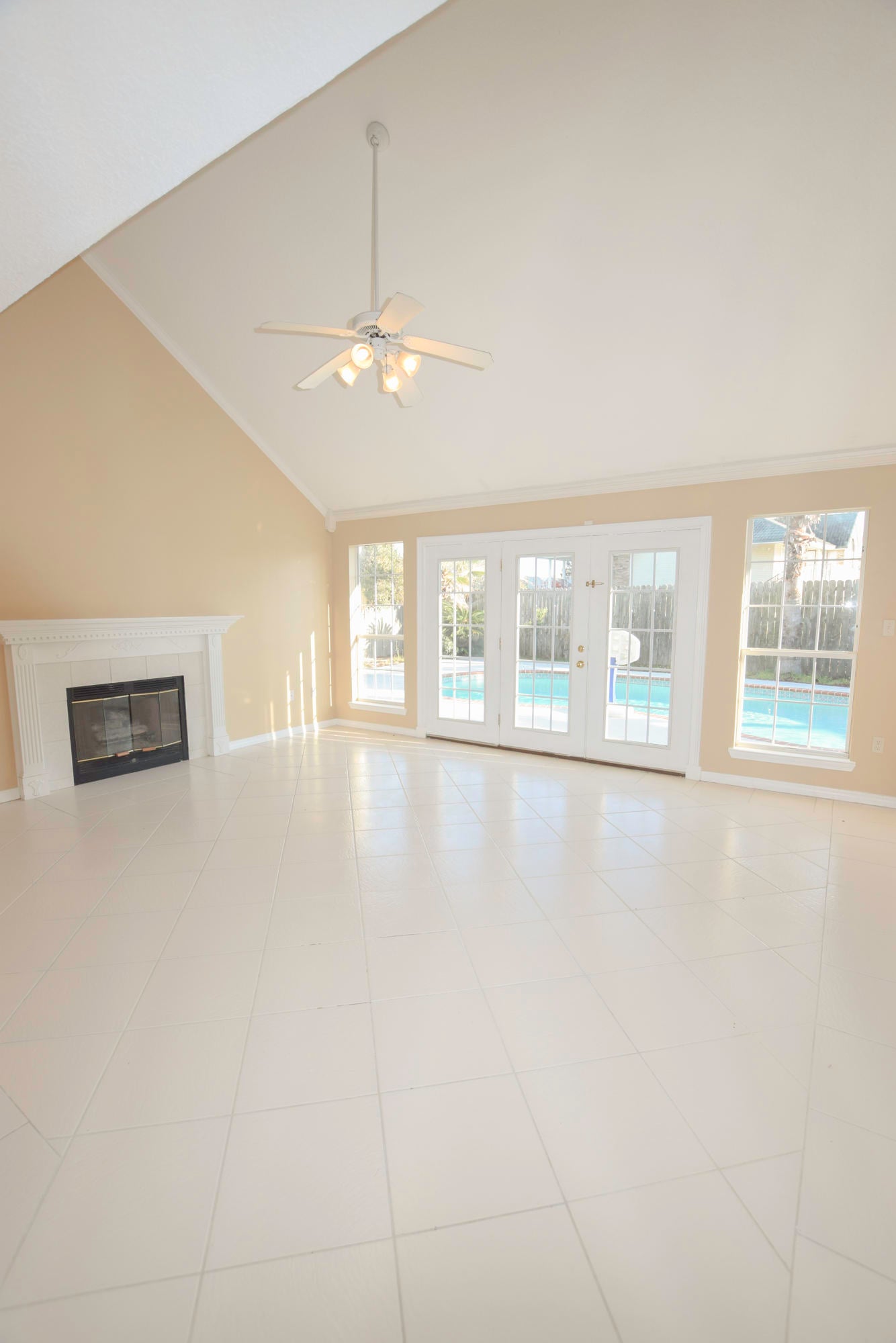 HARBOR BREEZE - Residential