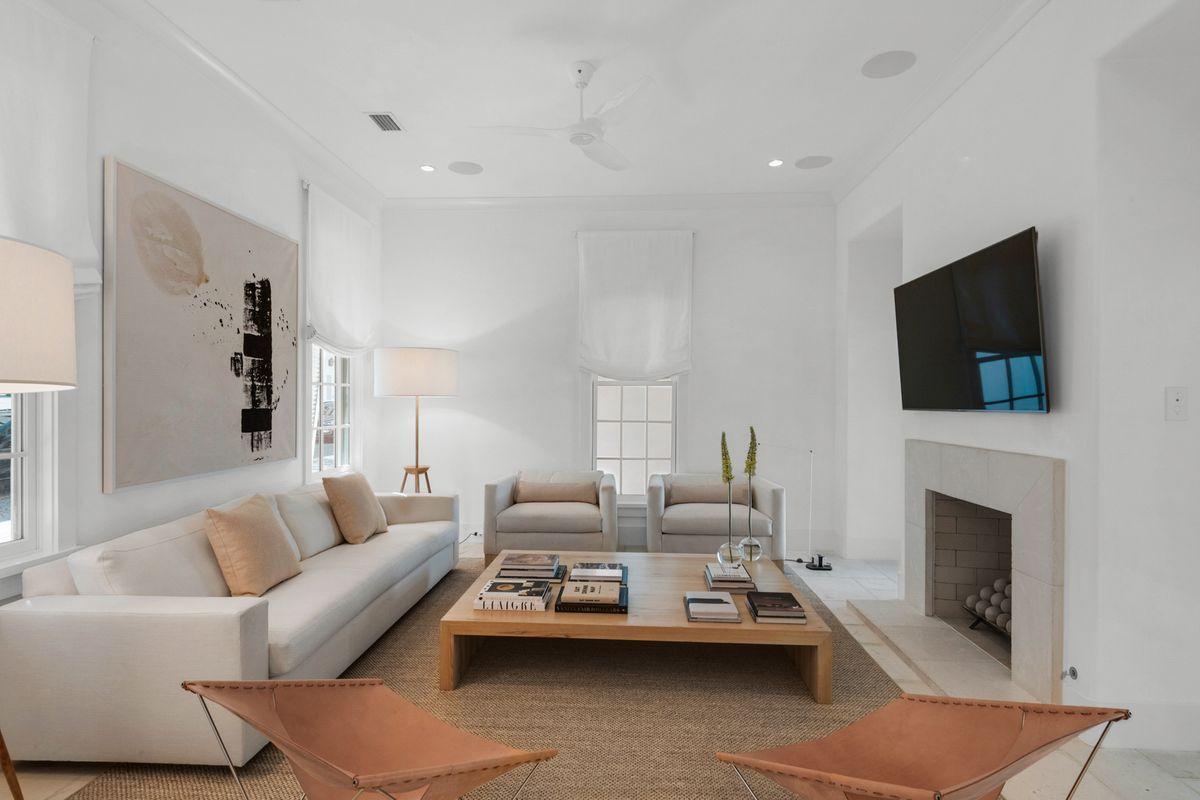 ALYS BEACH - Residential