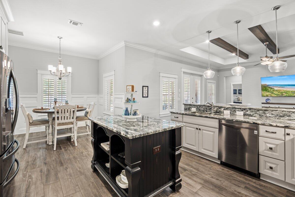 SOUNDSIDE SHORES - Residential