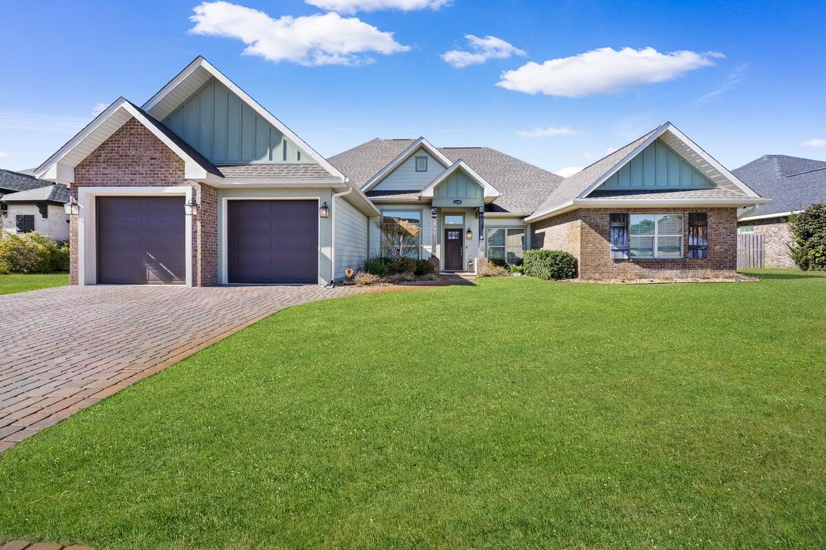 SOUNDSIDE SHORES - Residential