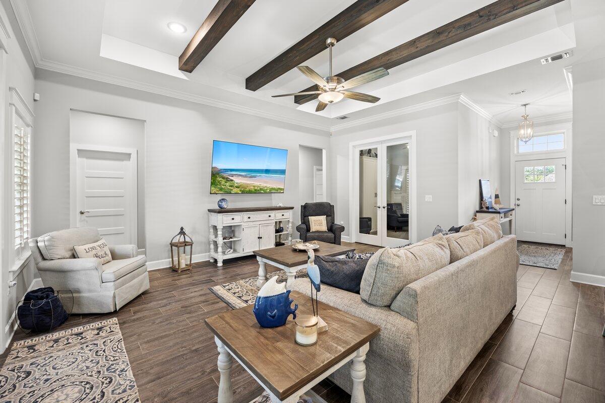 SOUNDSIDE SHORES - Residential