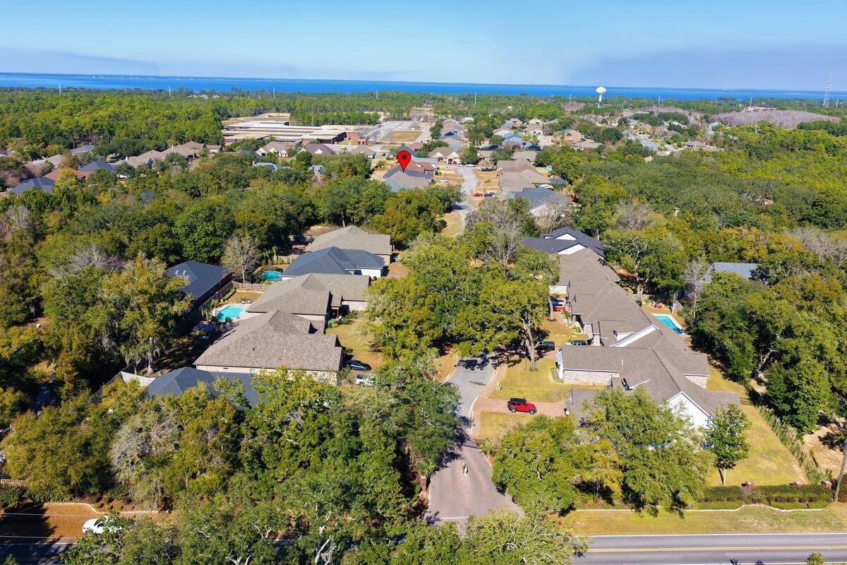 SOUNDSIDE SHORES - Residential