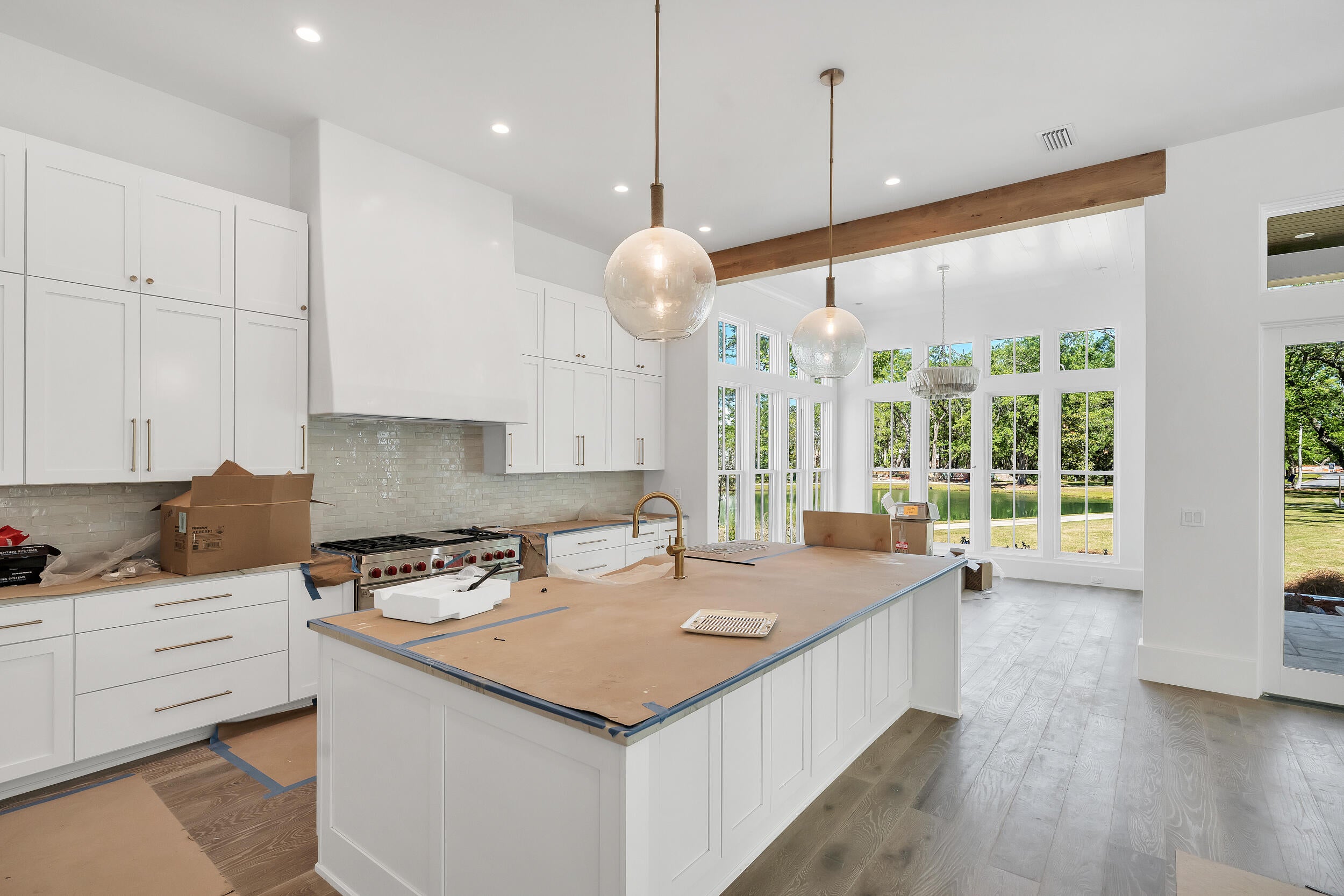CHURCHILL OAKS - Residential