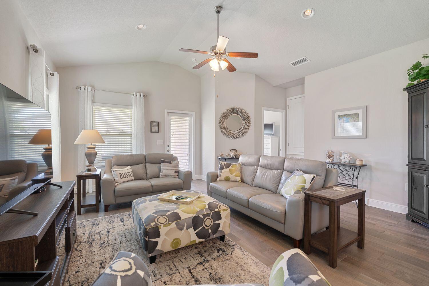 HAMMOCK BAY - Residential