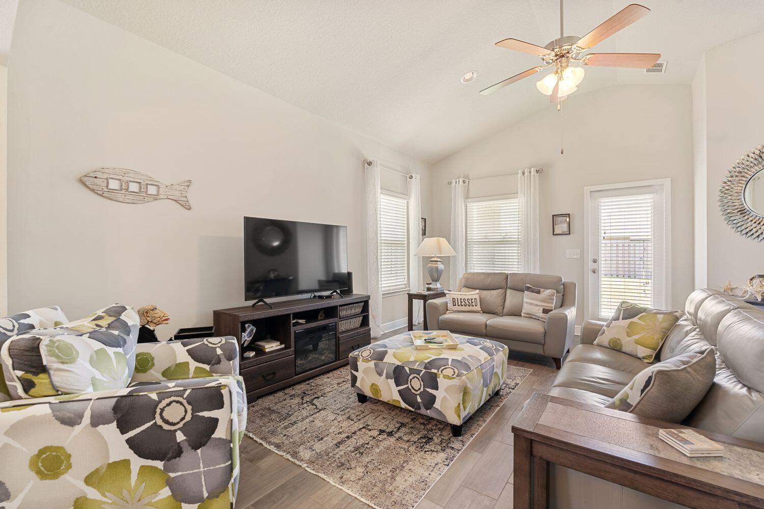 HAMMOCK BAY - Residential