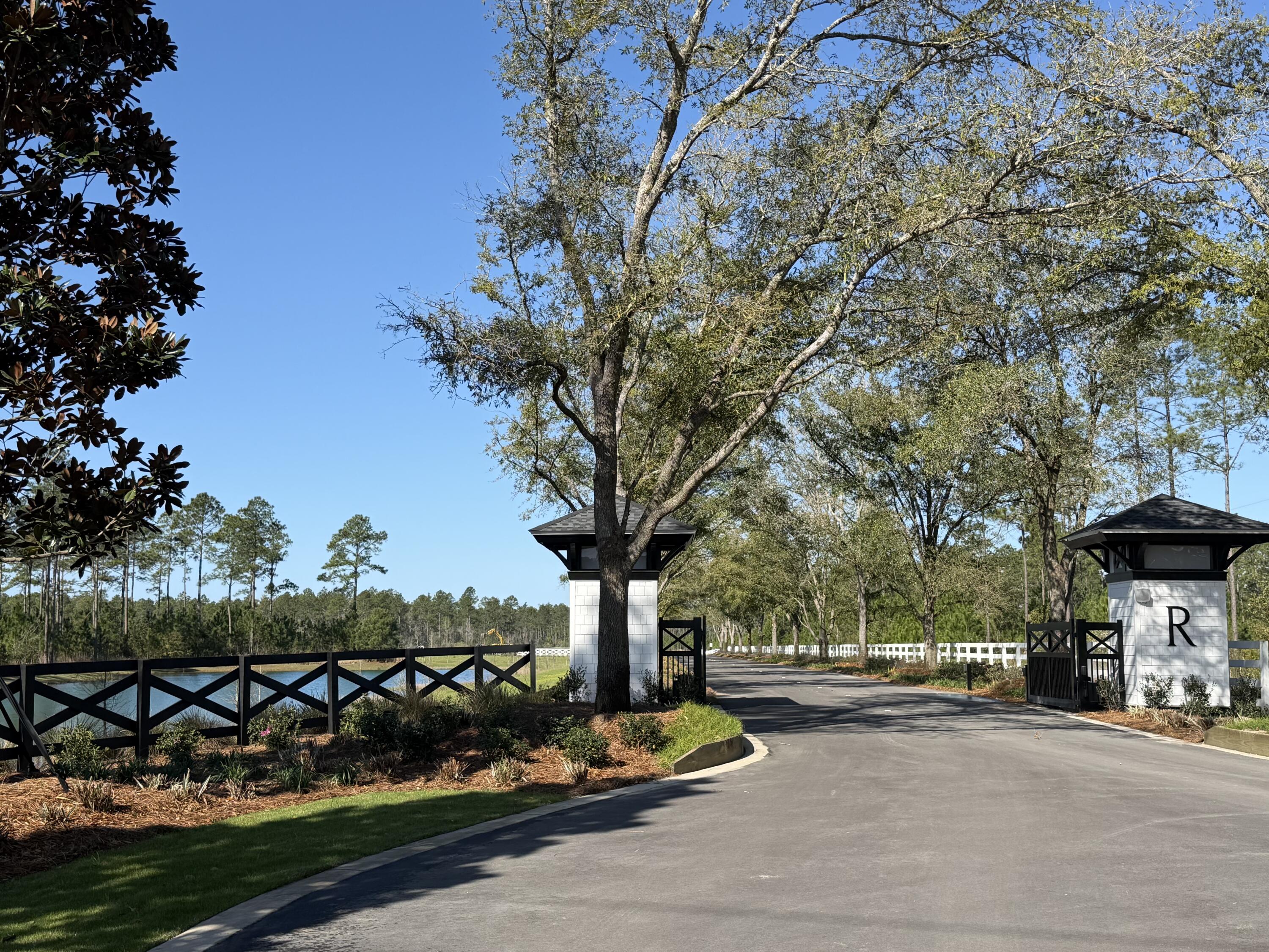 HAMMOCK BAY - Land