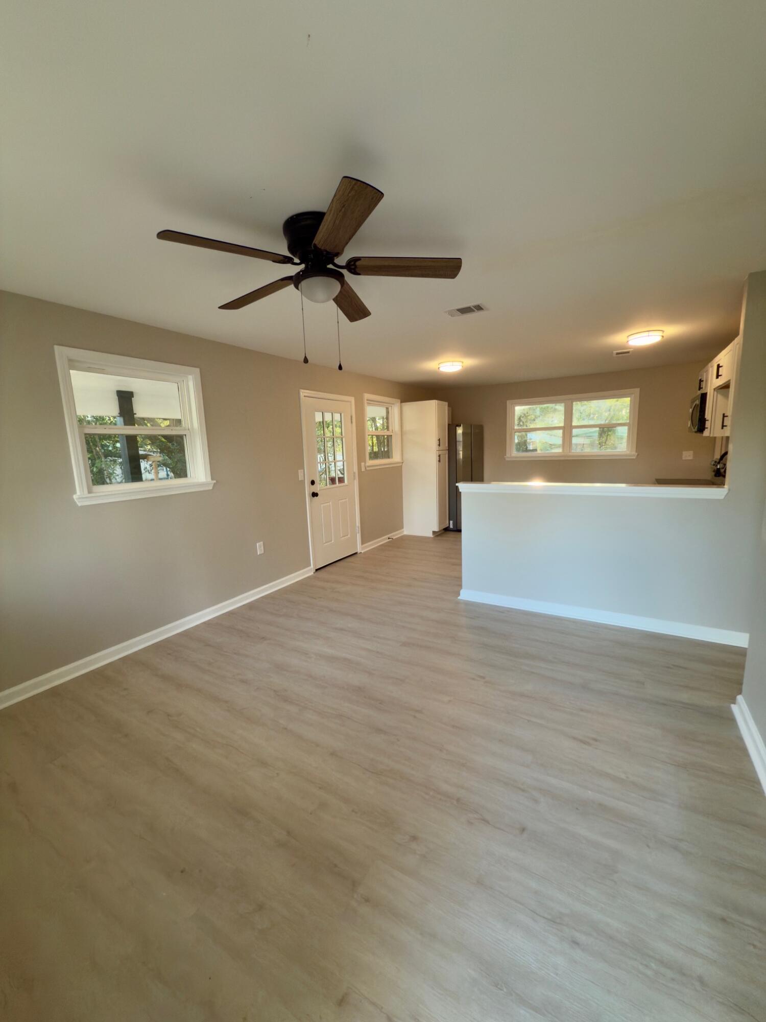LAKEWOOD S/D LOT 3 BLK 2 - Residential