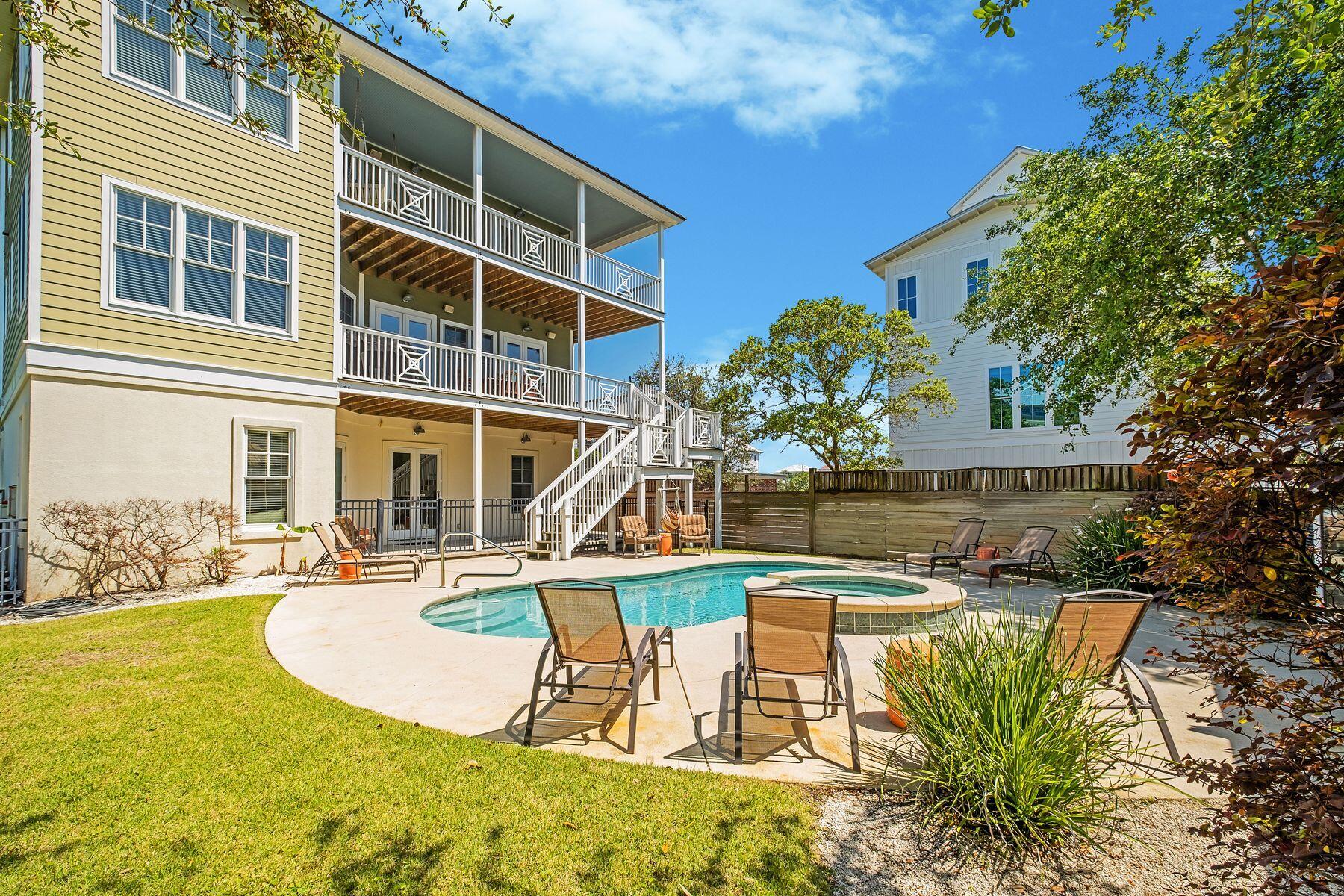 COTTAGES AT WALTON ROSE - Residential