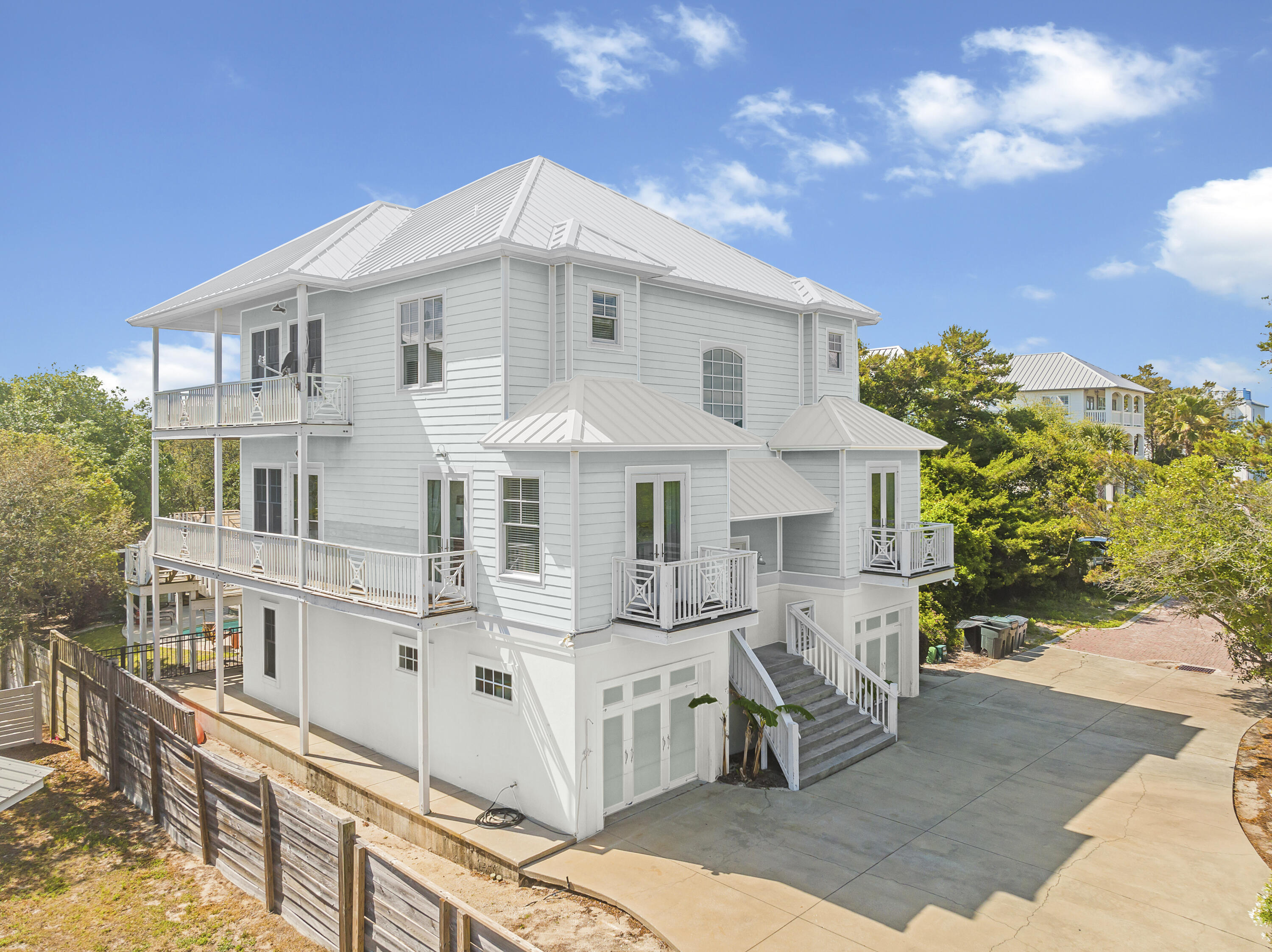 COTTAGES AT WALTON ROSE - Residential