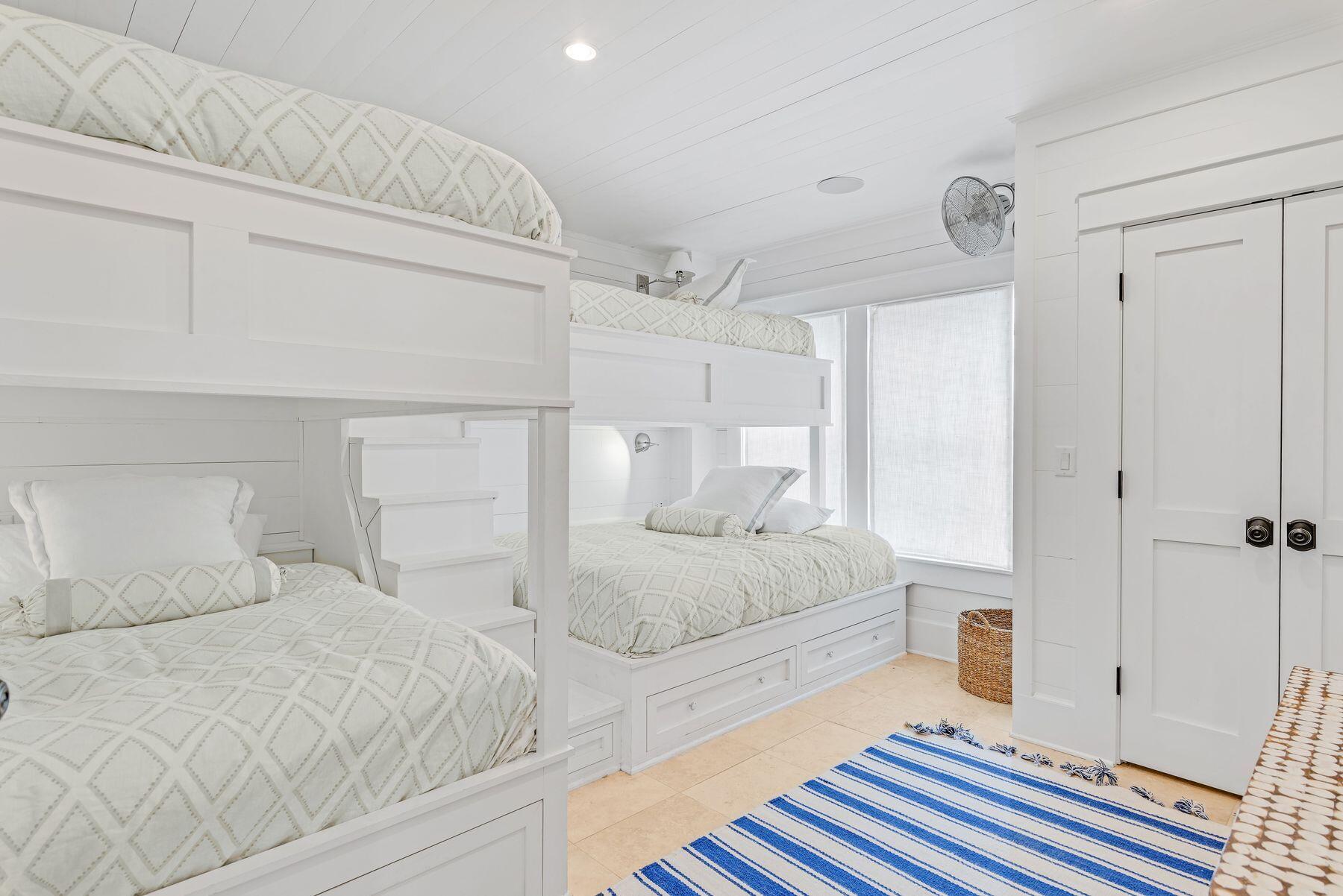SEAGROVE 1ST ADDN - Residential