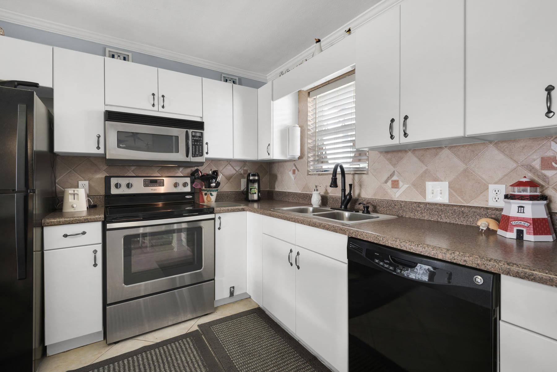 HERMITAGE CONDOMINIUM - Residential