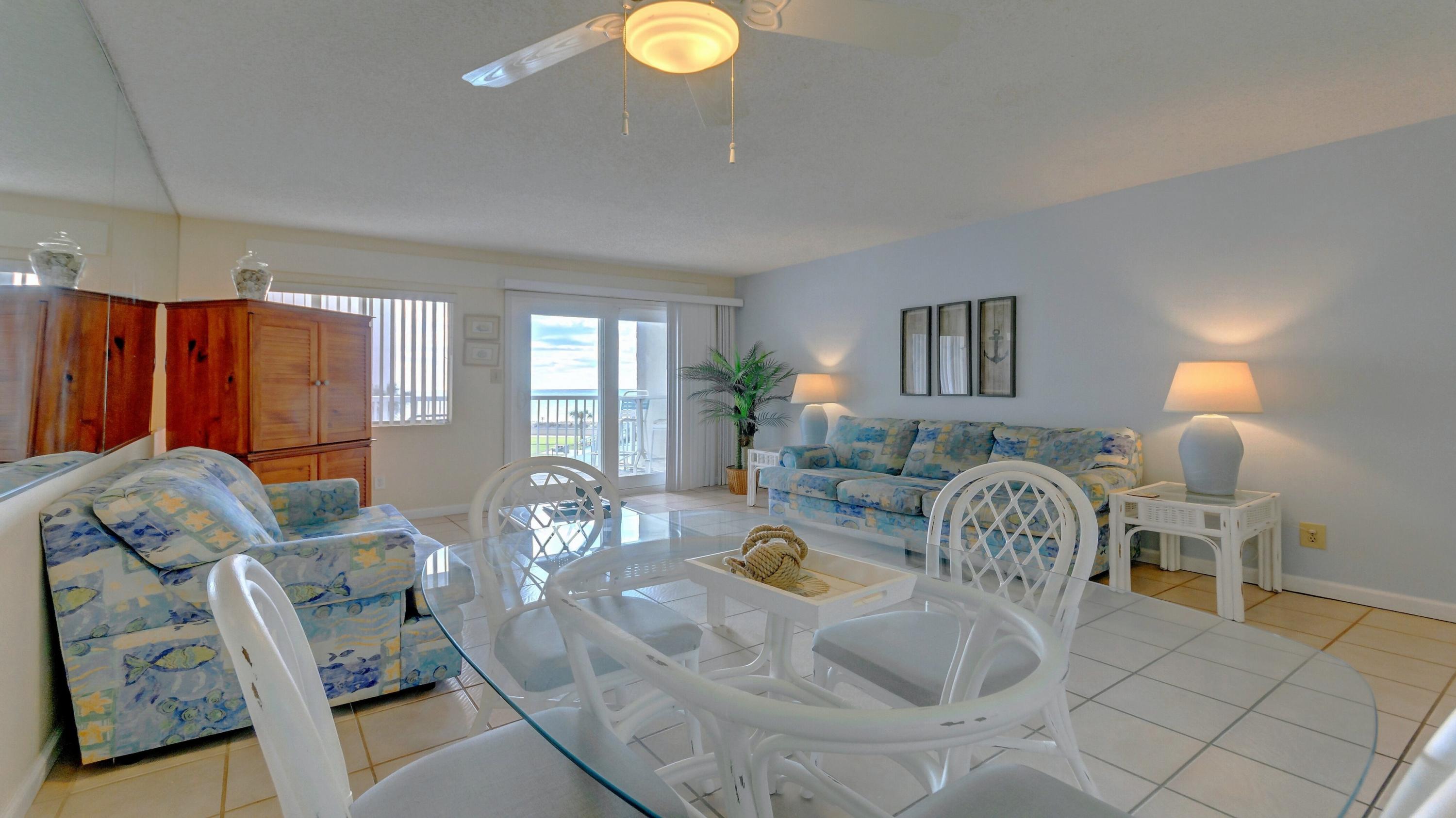 HOLIDAY SURF & RACQUET CLUB - Residential