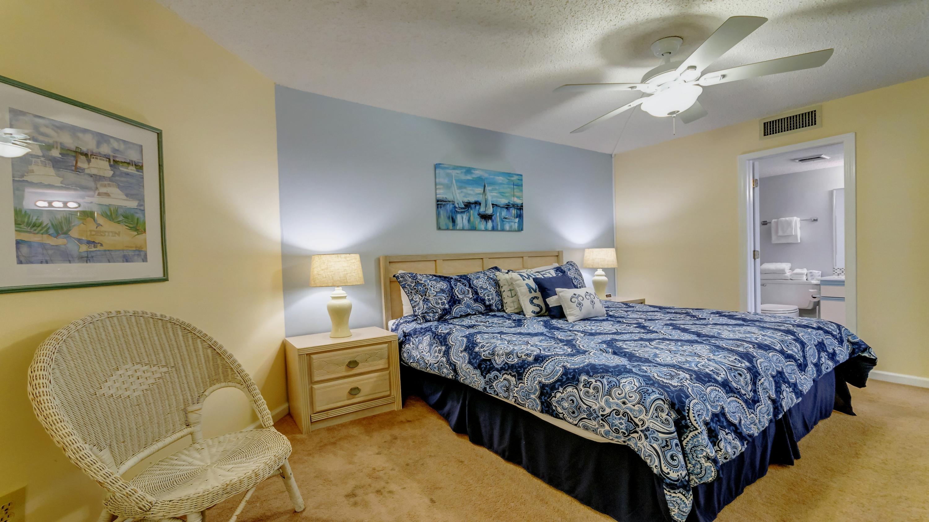 HOLIDAY SURF & RACQUET CLUB - Residential