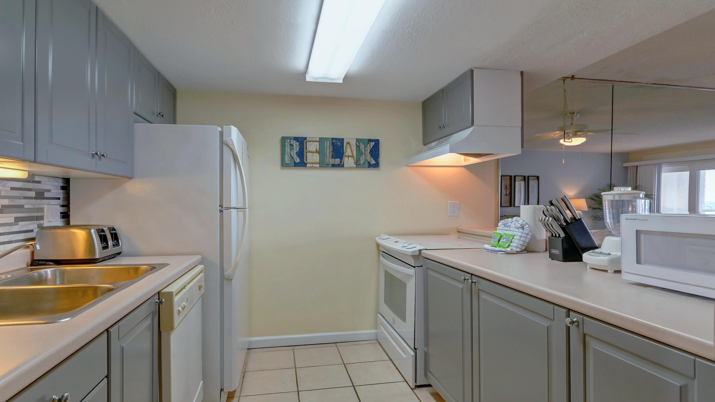 HOLIDAY SURF & RACQUET CLUB - Residential