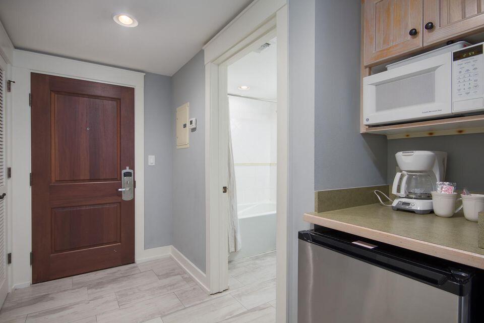PILOT HOUSE - Residential Lease