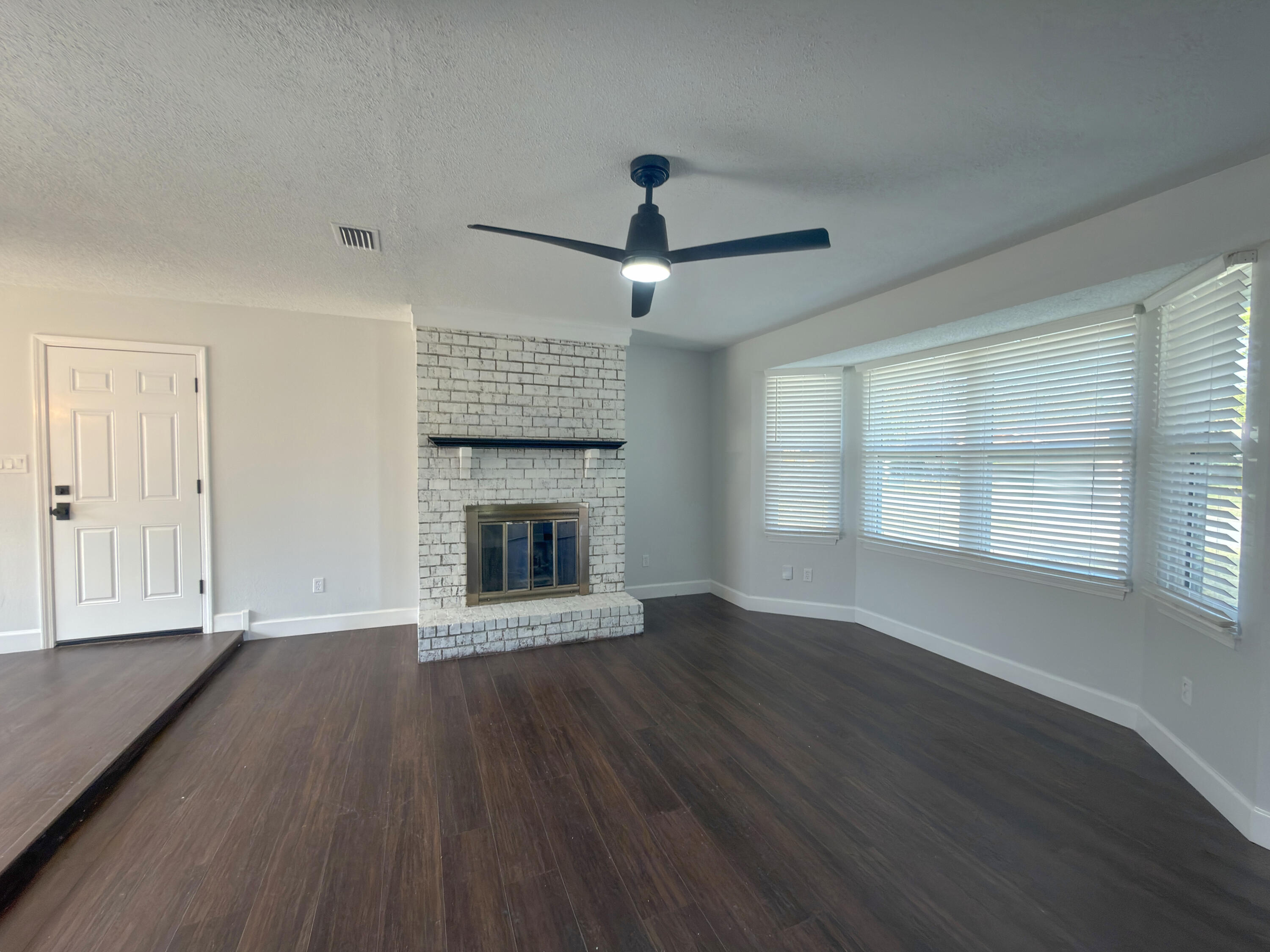 AMBERWOOD - Residential