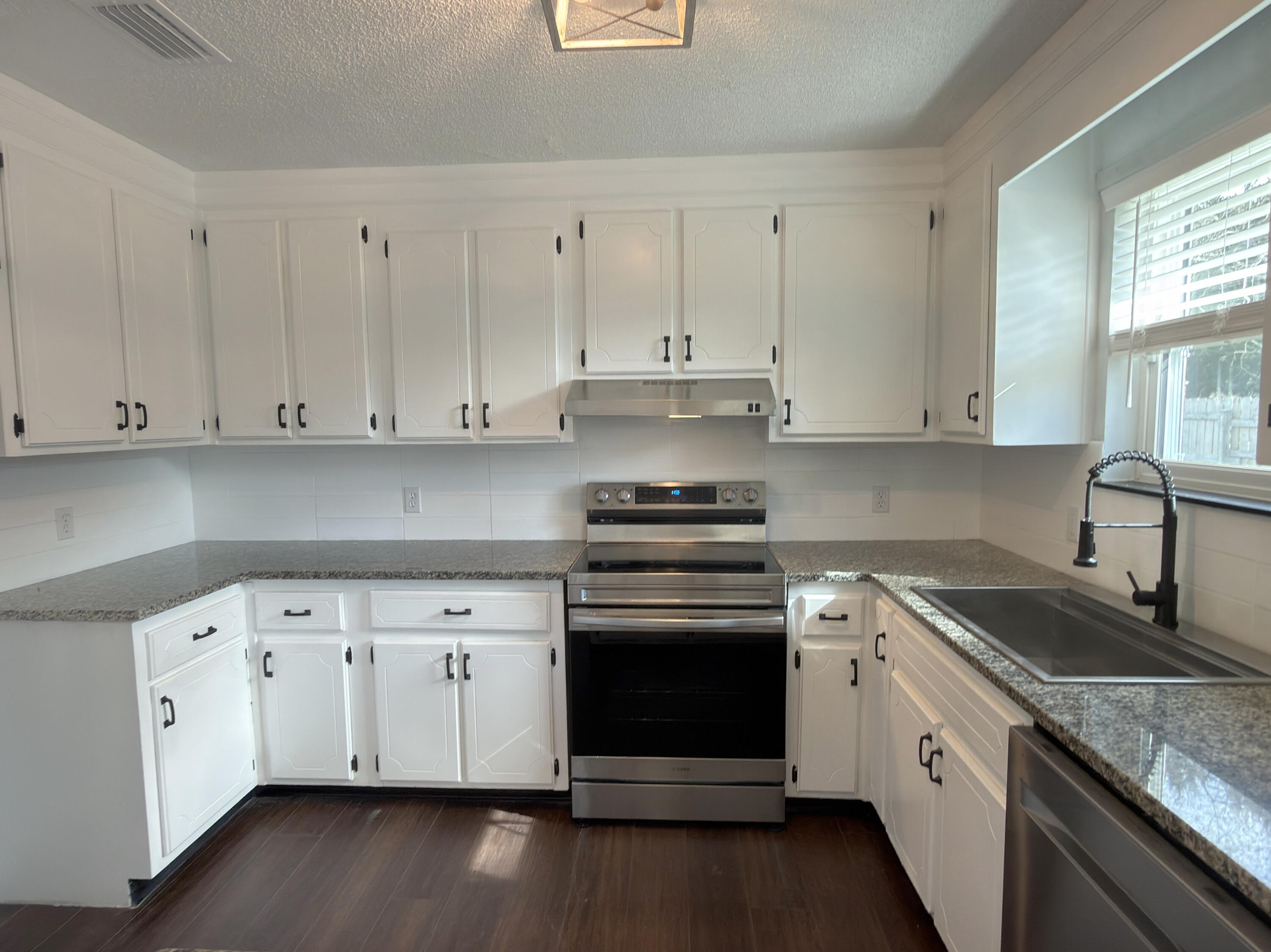 AMBERWOOD - Residential