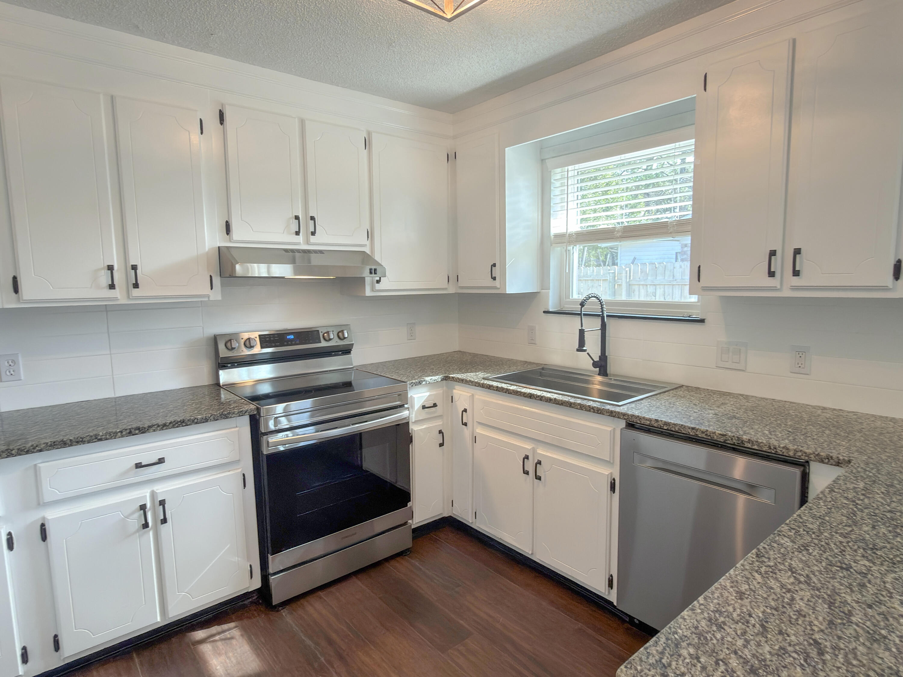 AMBERWOOD - Residential