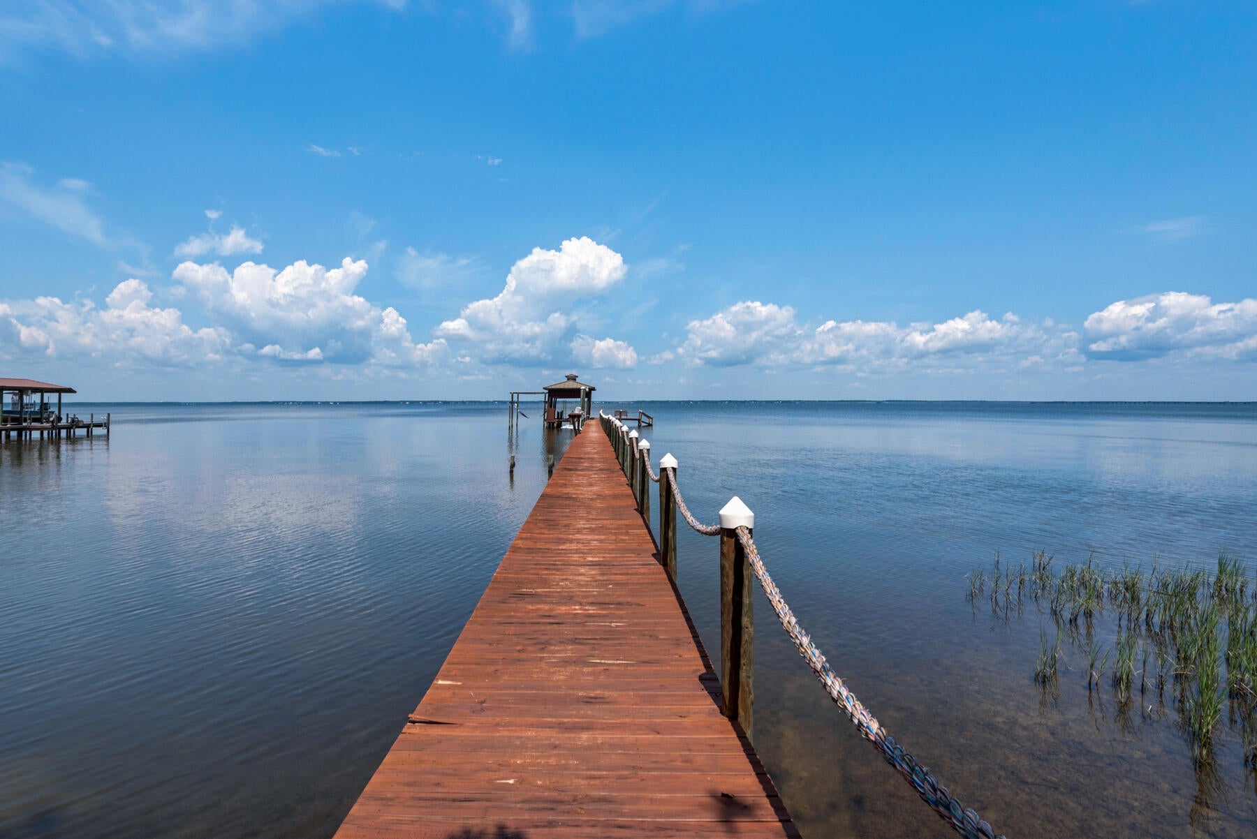 HATCHEE SHORES - Residential