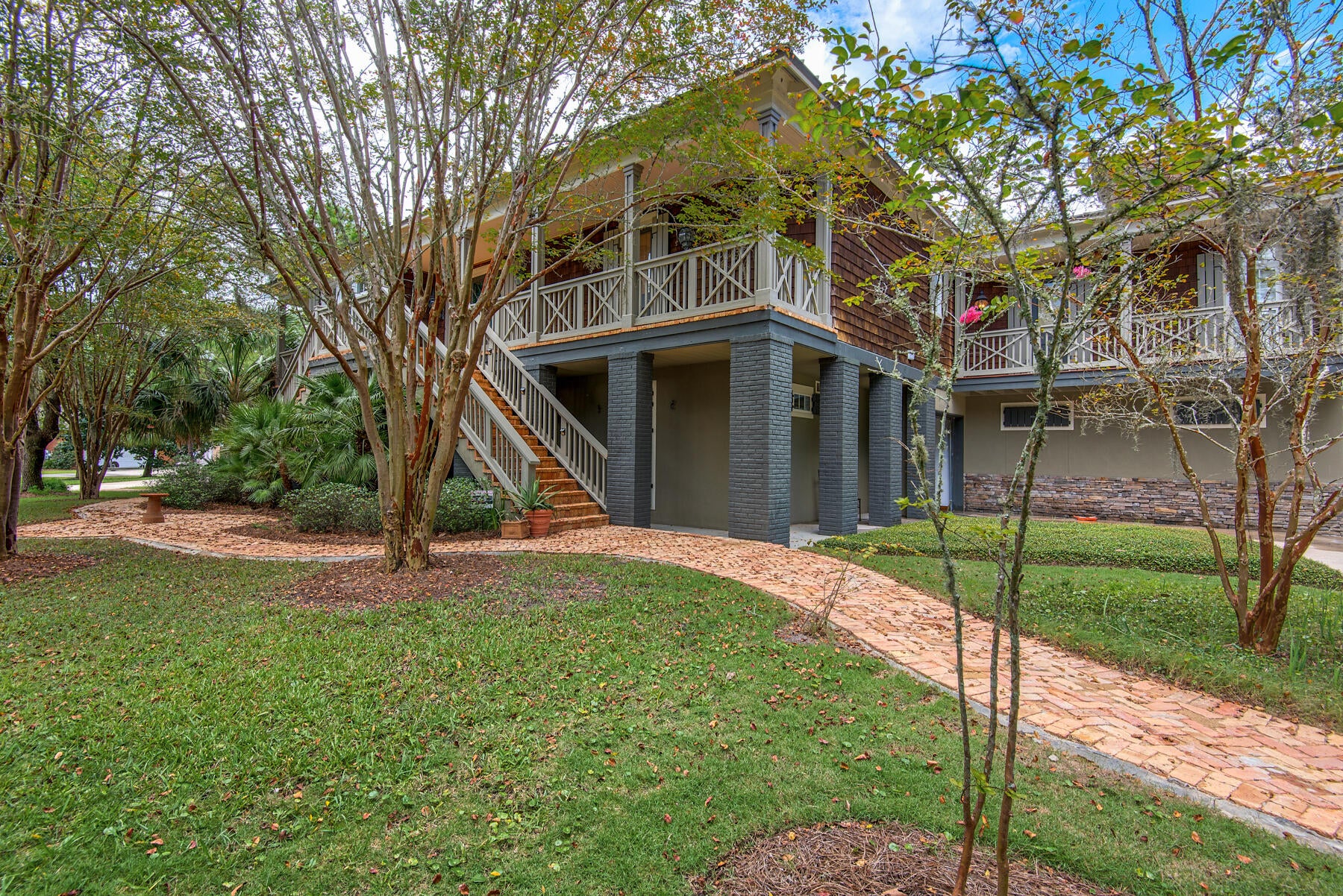 HATCHEE SHORES - Residential