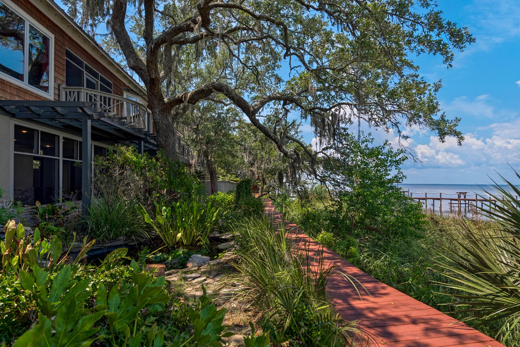 HATCHEE SHORES - Residential