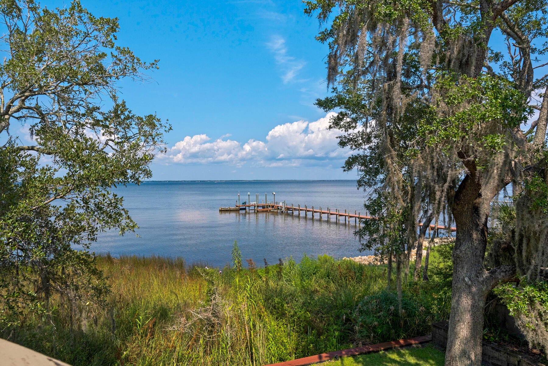 HATCHEE SHORES - Residential