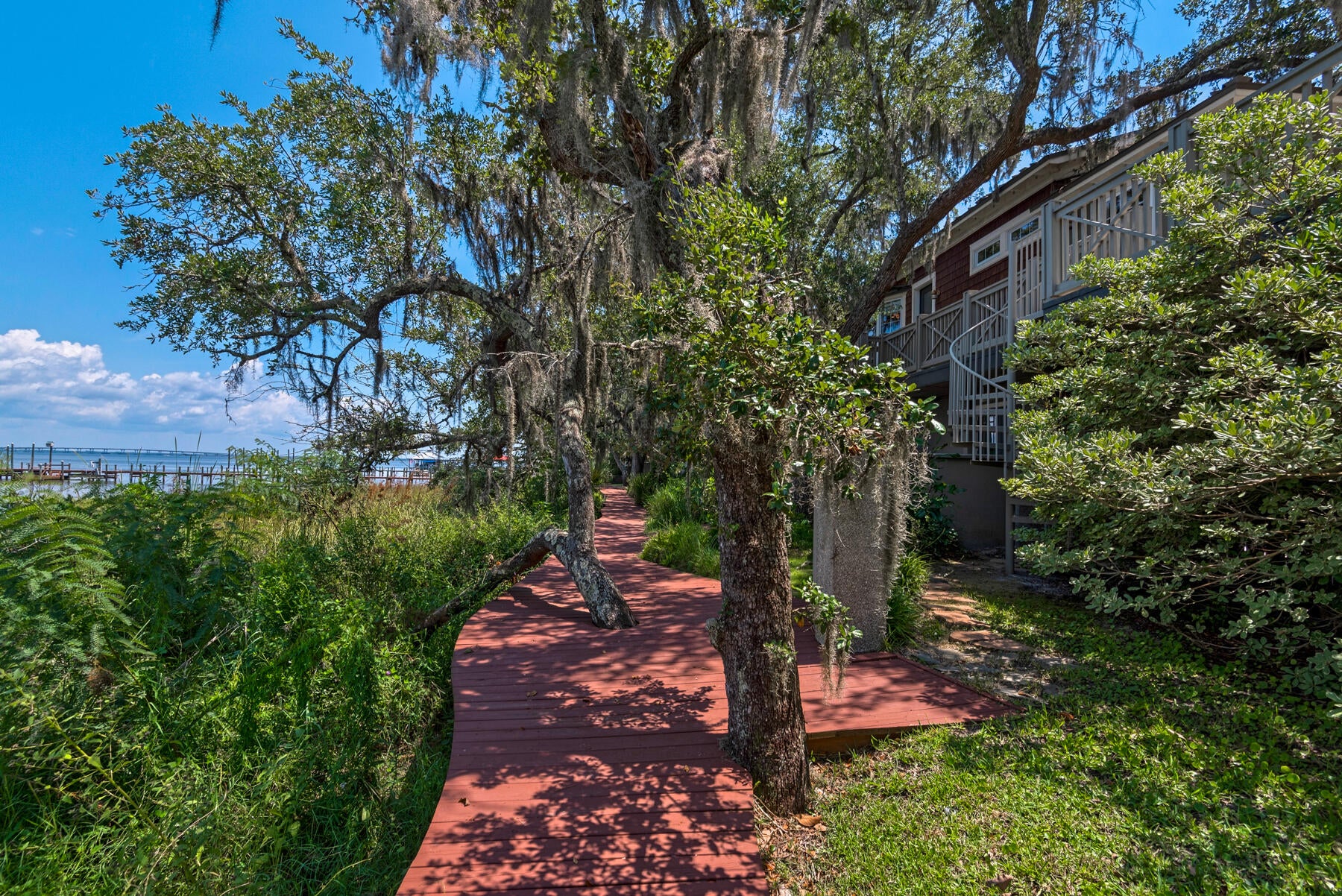 HATCHEE SHORES - Residential