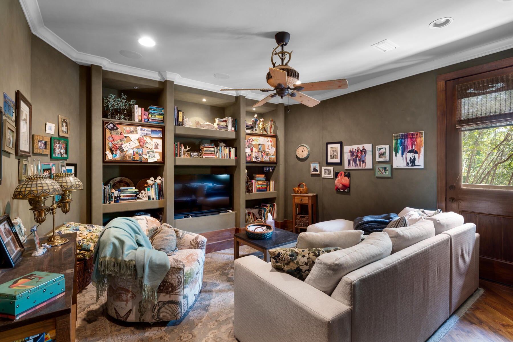 HATCHEE SHORES - Residential
