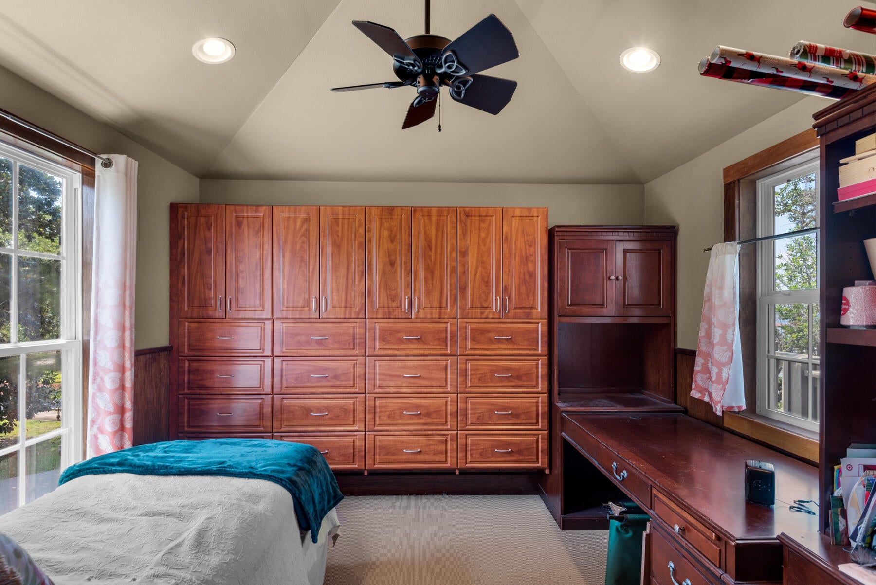 HATCHEE SHORES - Residential