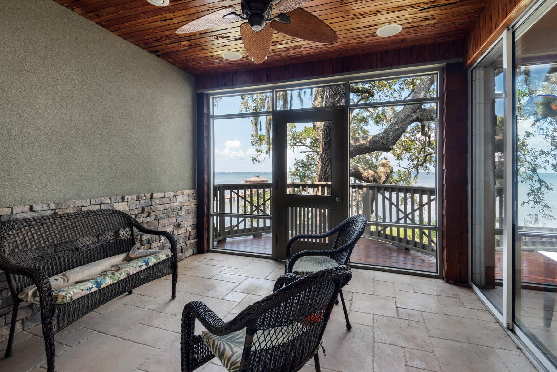 HATCHEE SHORES - Residential