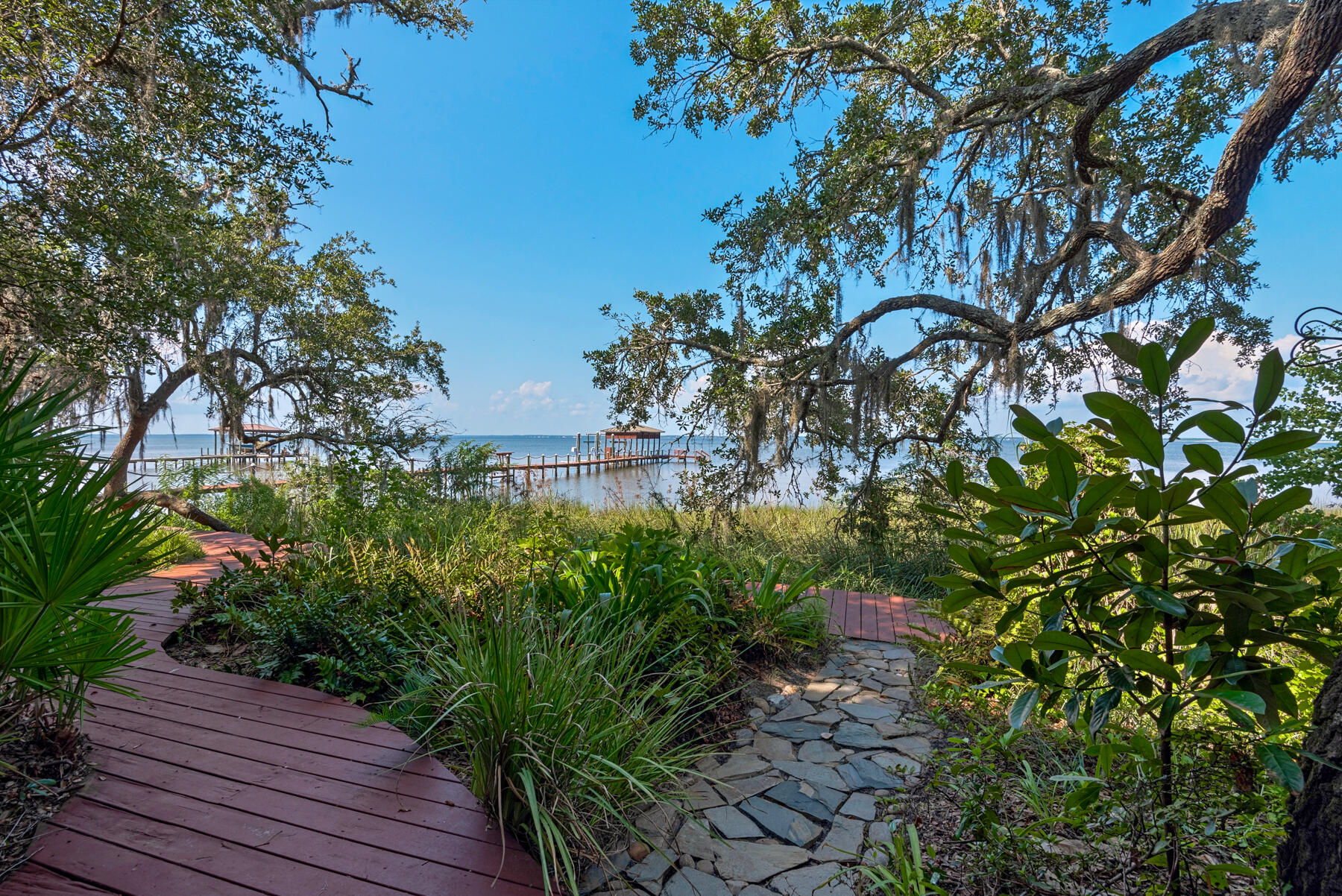 HATCHEE SHORES - Residential