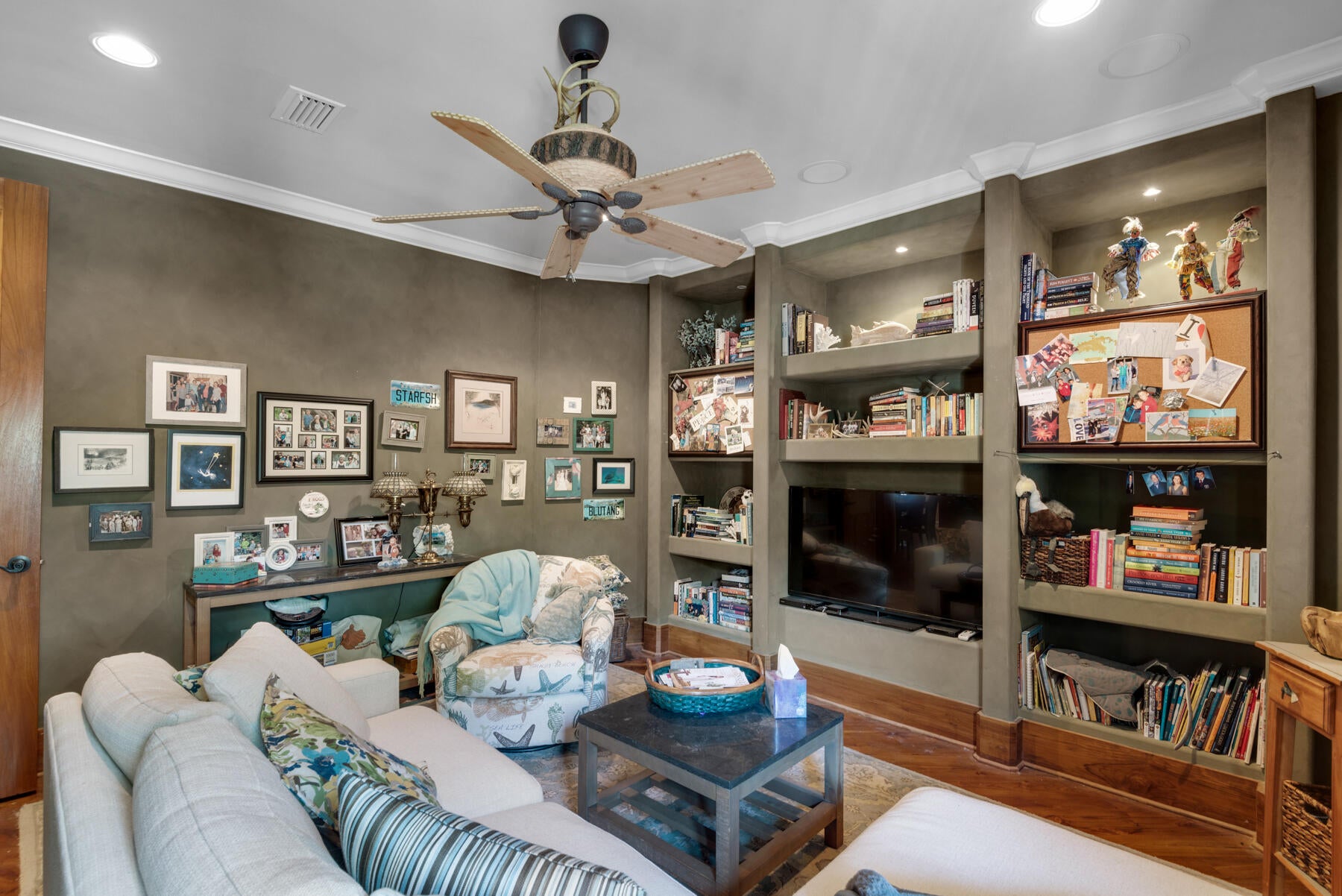 HATCHEE SHORES - Residential