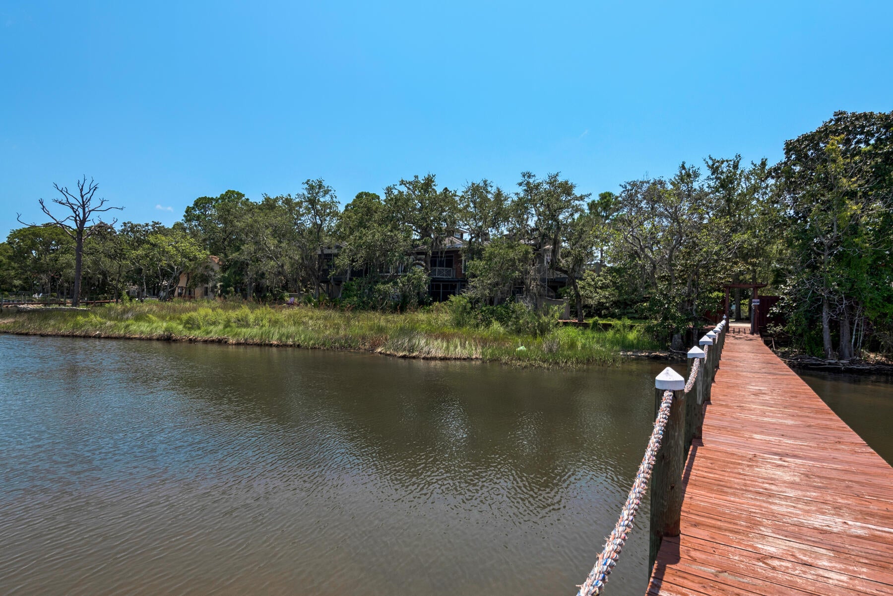 HATCHEE SHORES - Residential