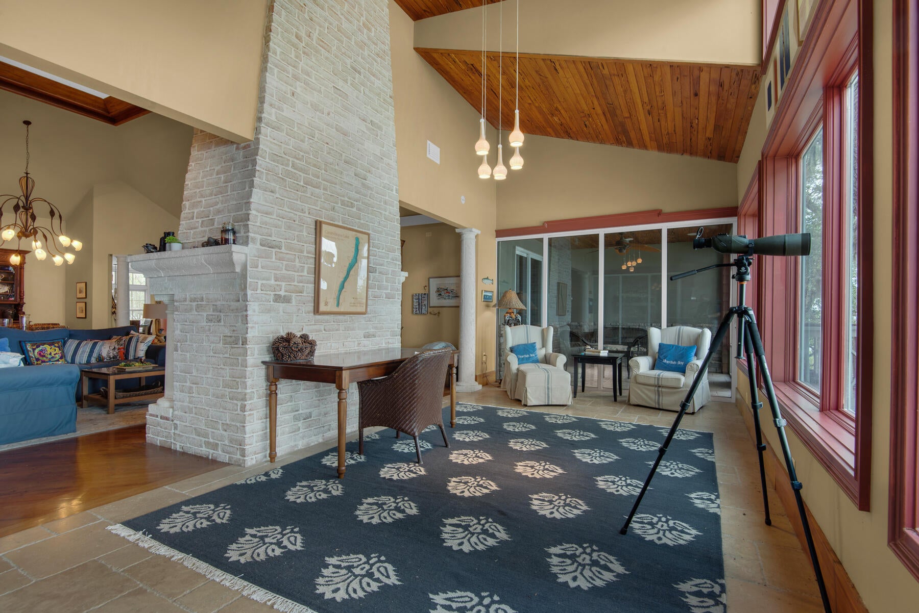 HATCHEE SHORES - Residential