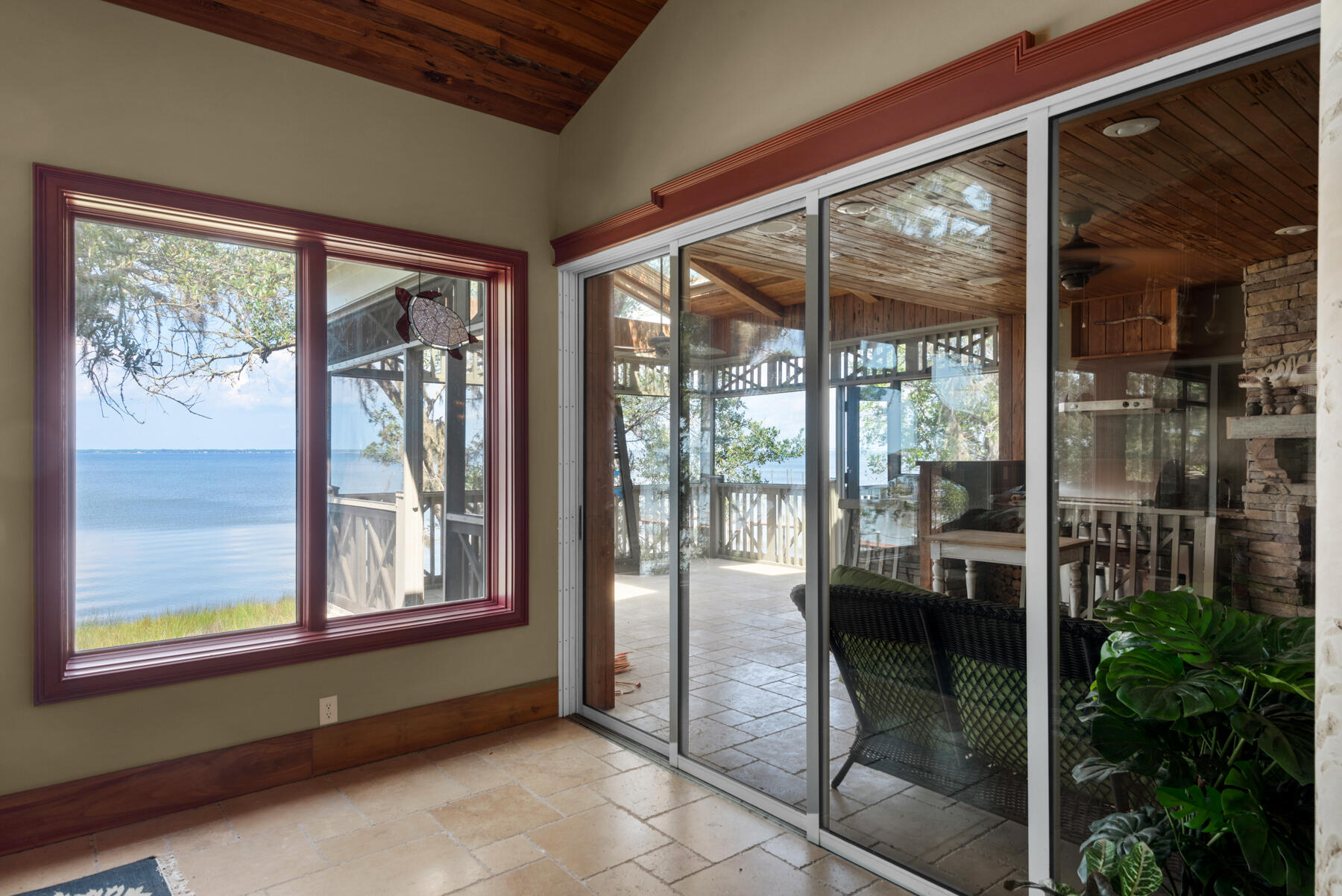 HATCHEE SHORES - Residential