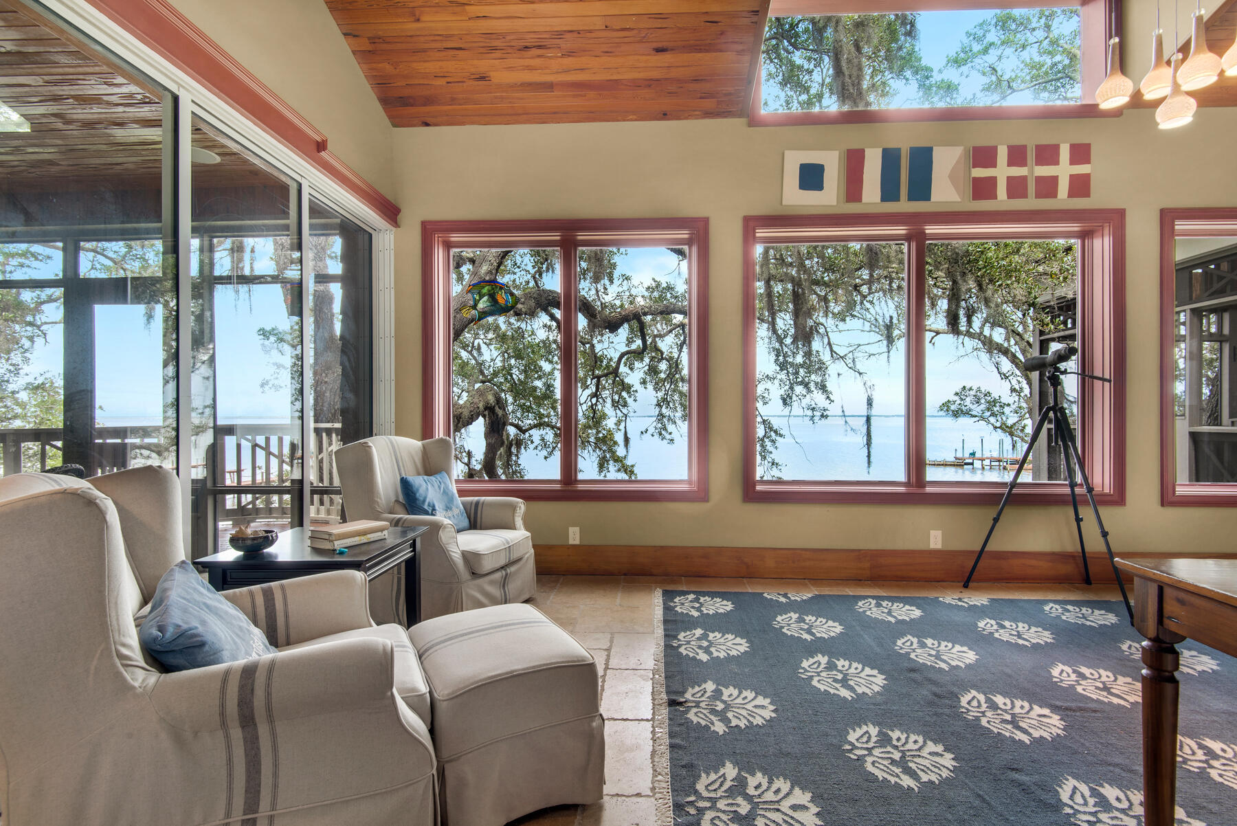HATCHEE SHORES - Residential