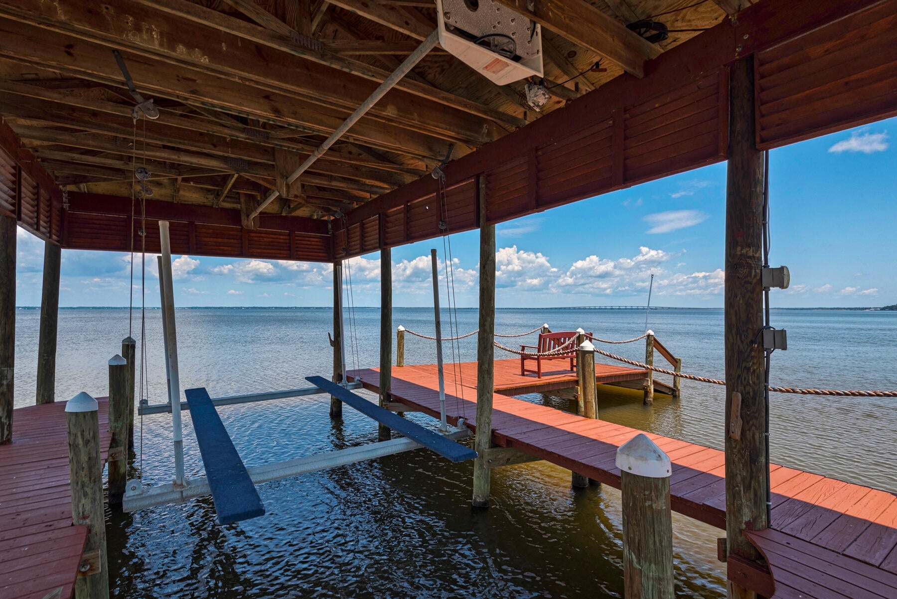 HATCHEE SHORES - Residential