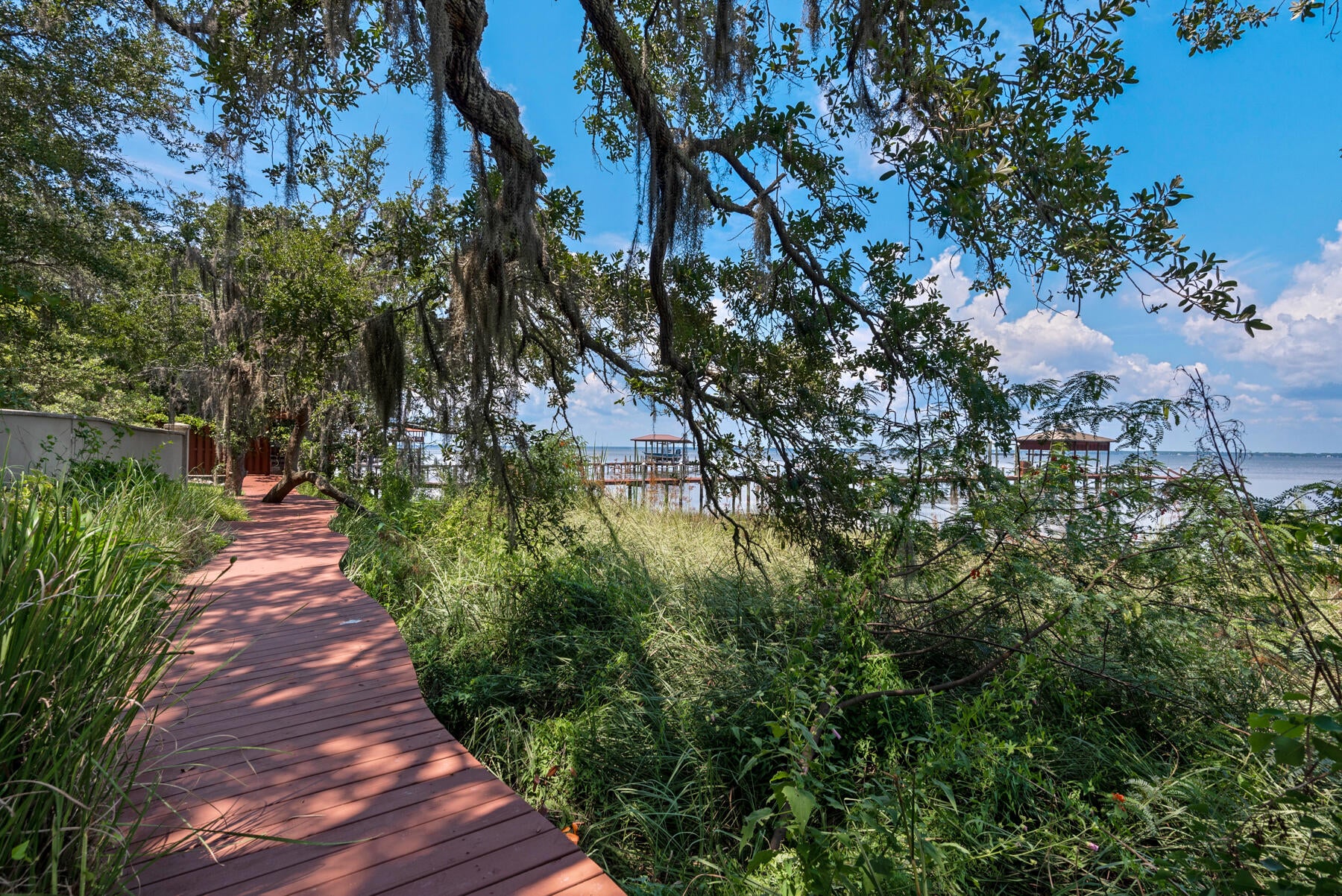 HATCHEE SHORES - Residential