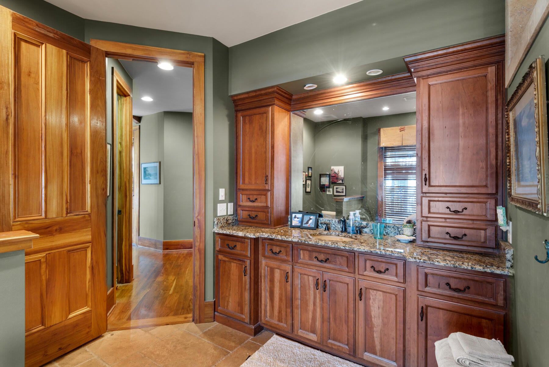 HATCHEE SHORES - Residential