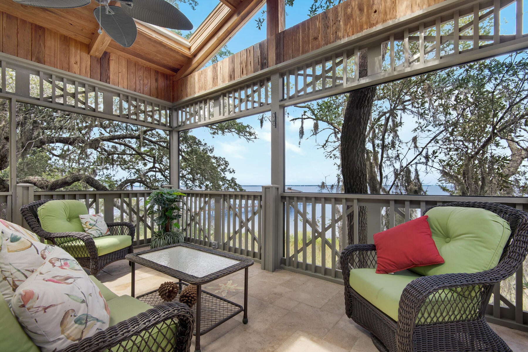 HATCHEE SHORES - Residential