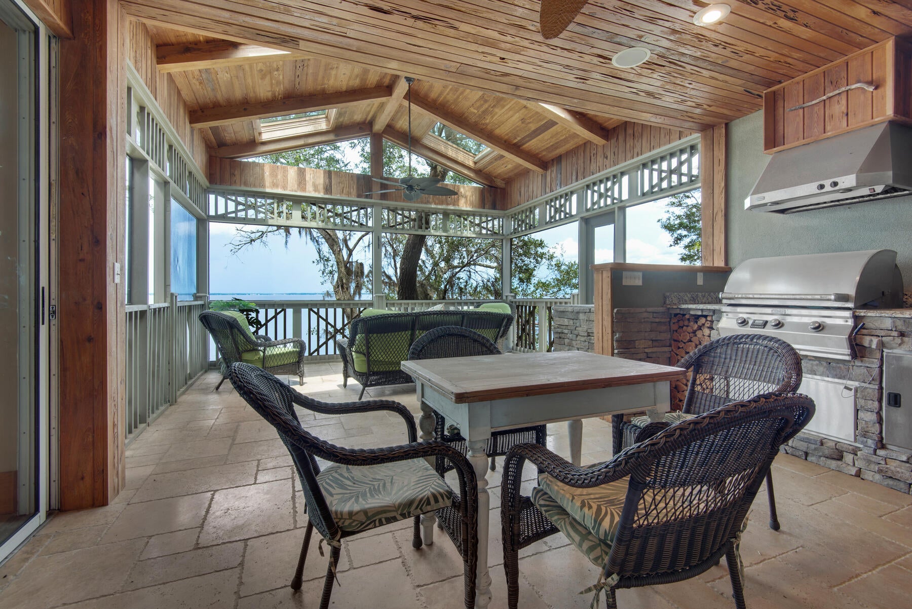 HATCHEE SHORES - Residential