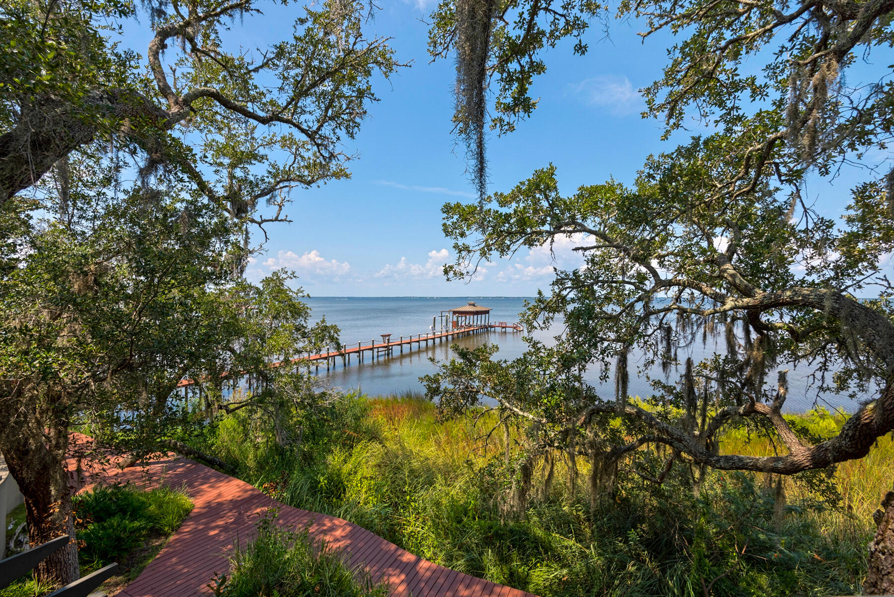 HATCHEE SHORES - Residential
